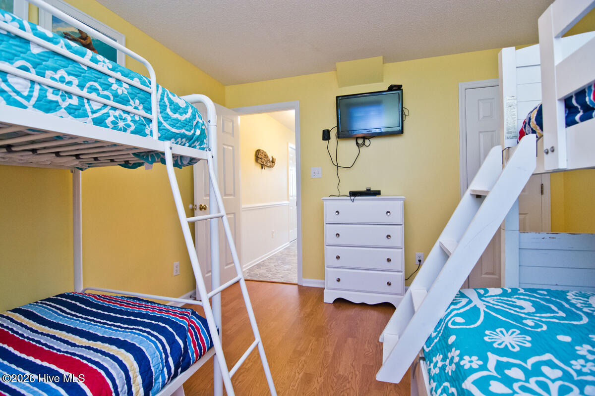 100563805 | Photo 22