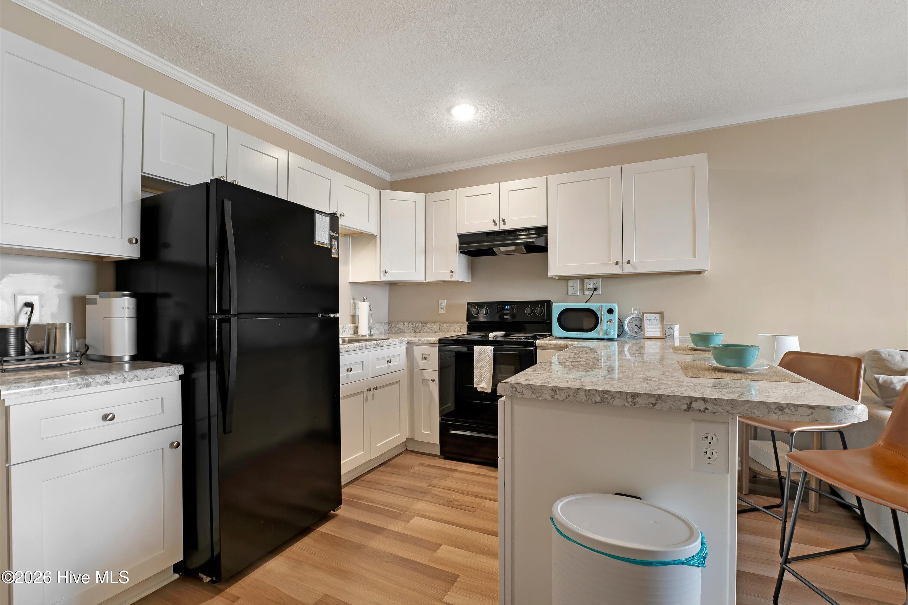 100551405 | Photo 14