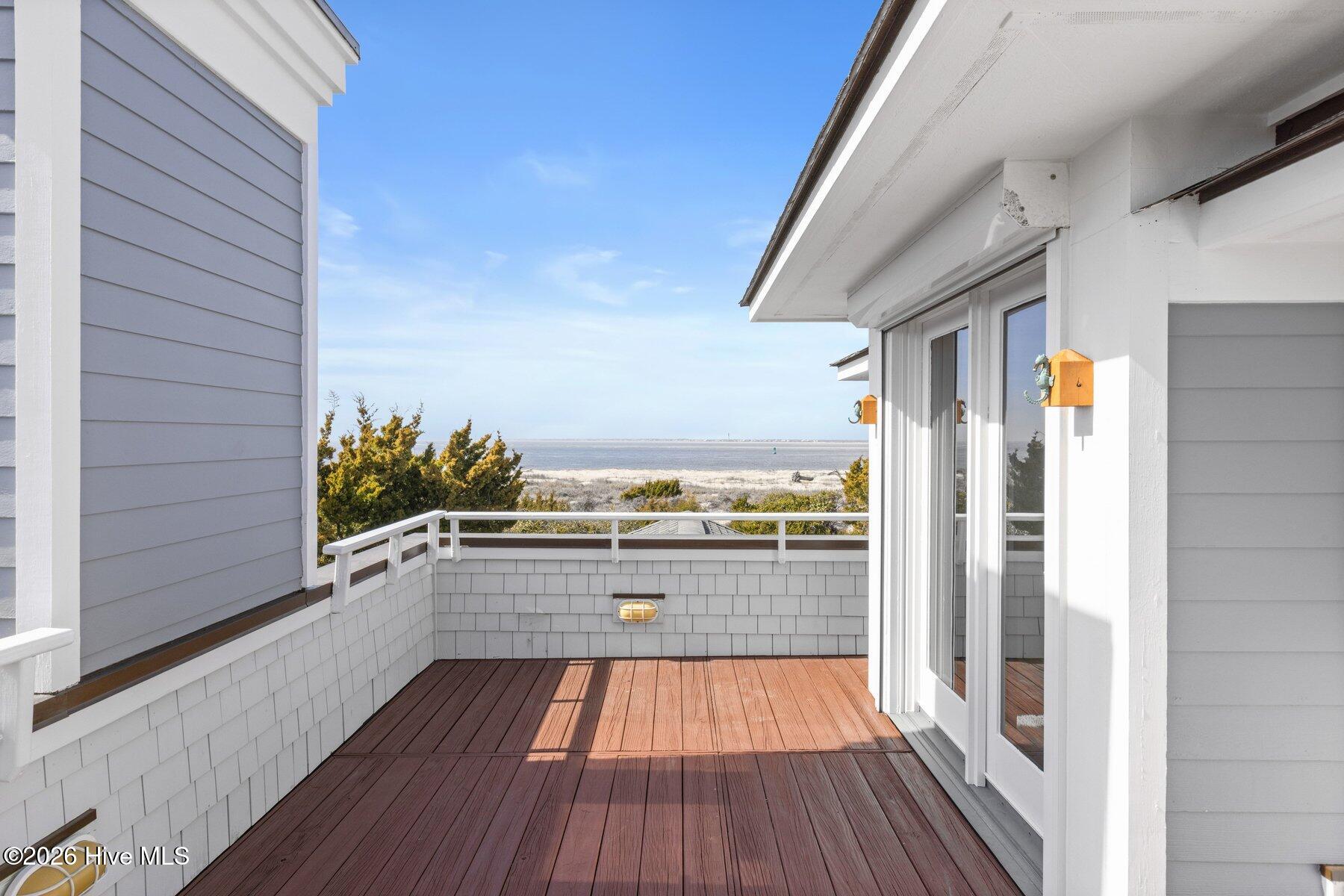 100558974 | Photo 32