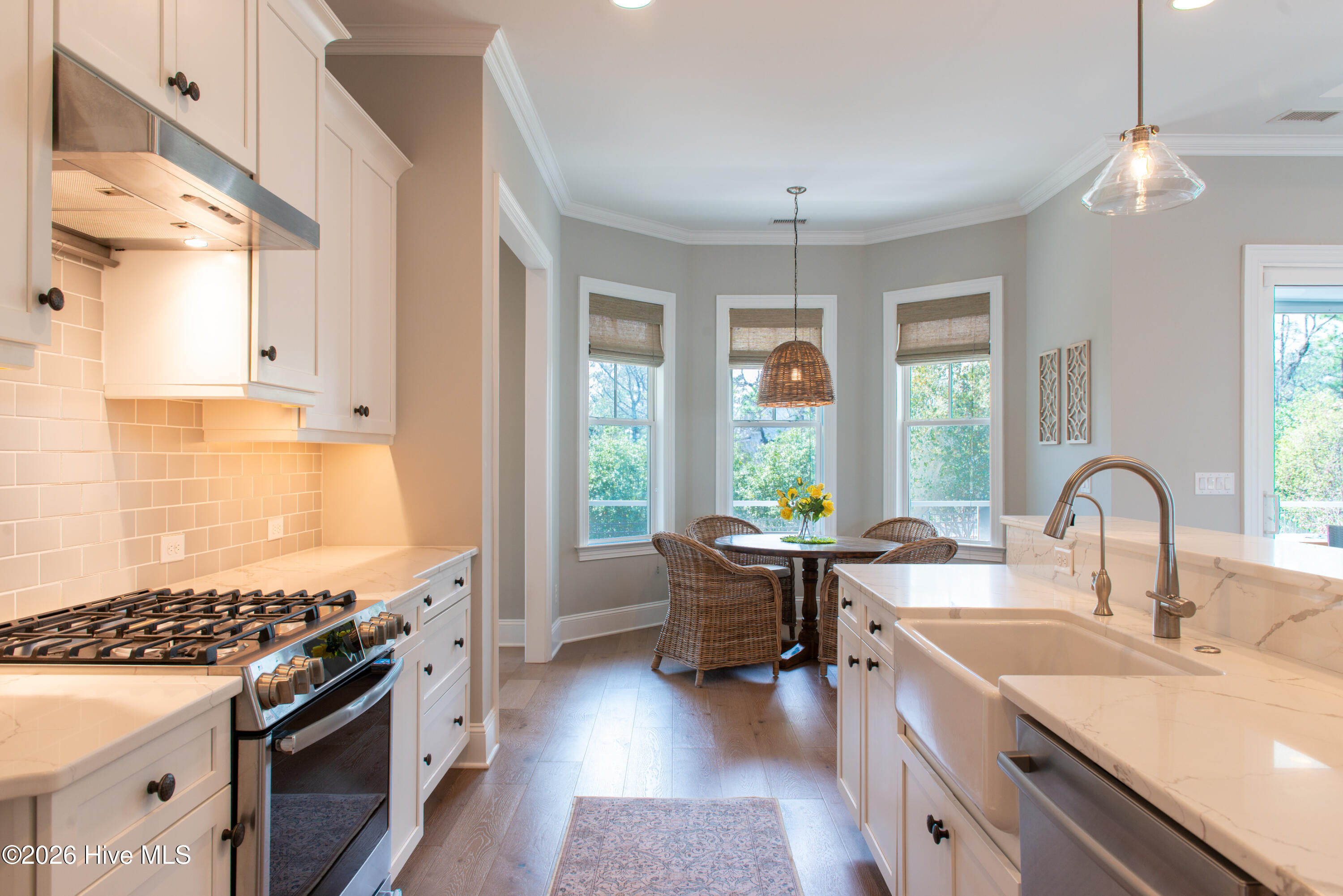 100560299 | Photo 34