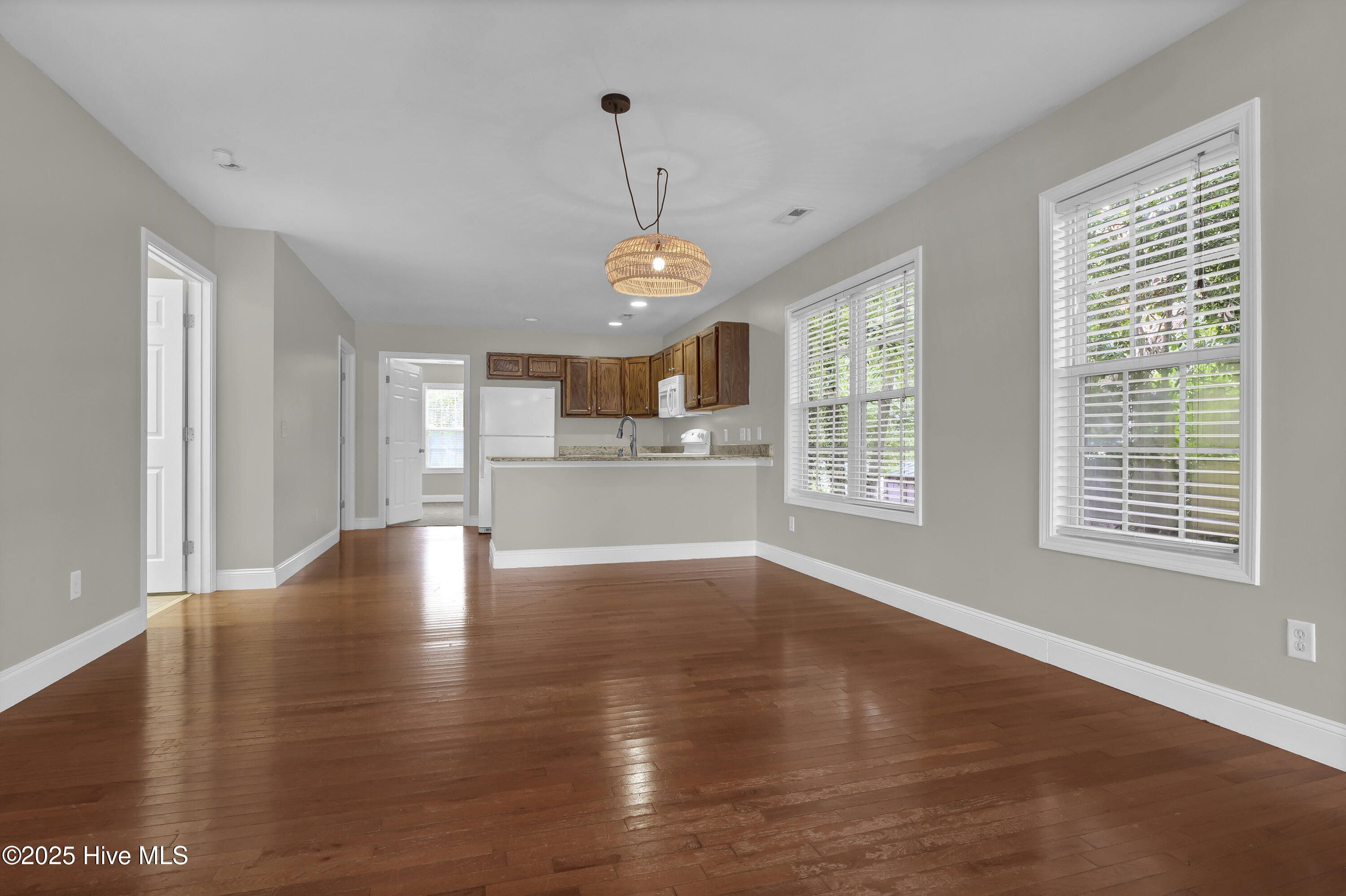 100531492 | Photo 26