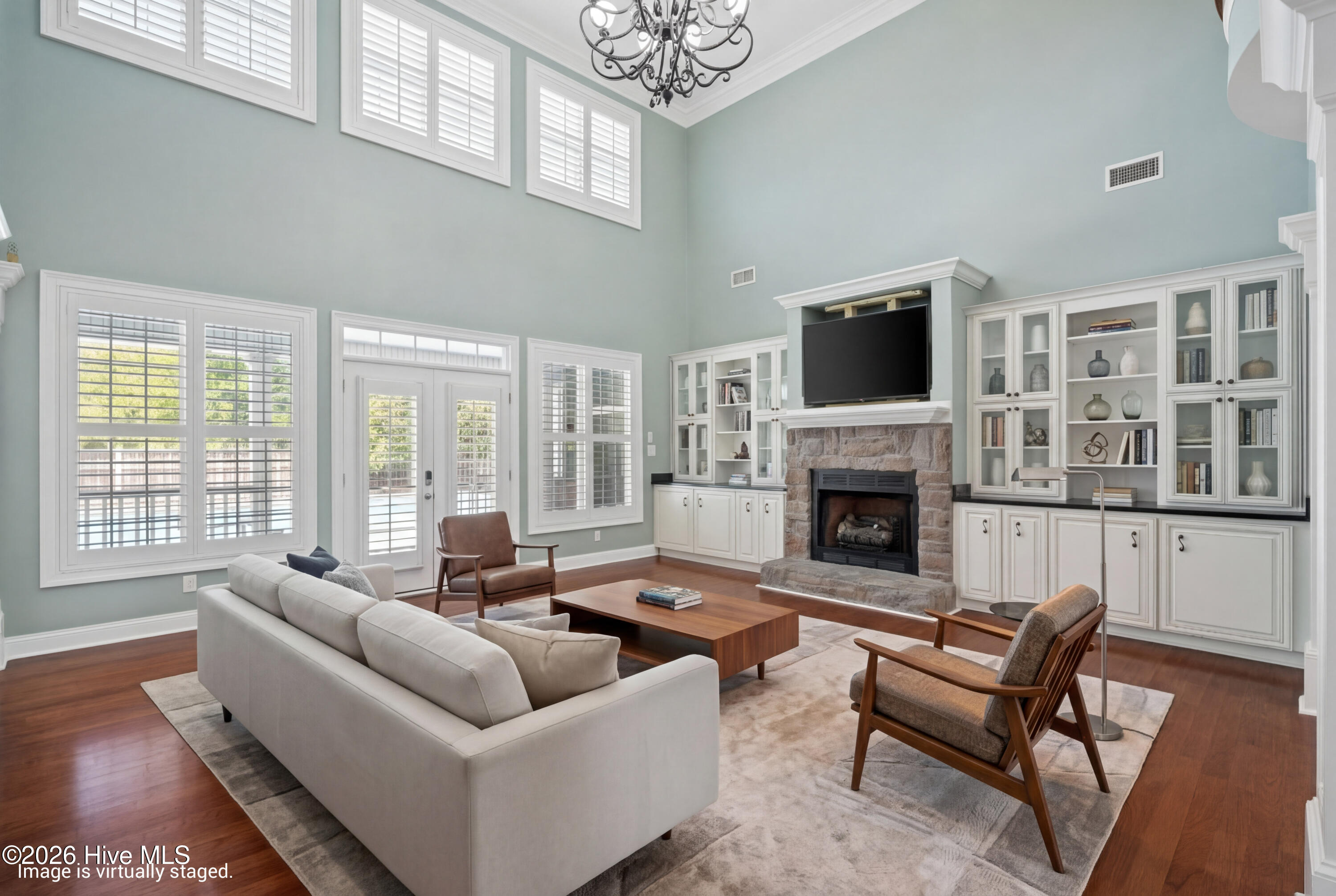 100565289 | Photo 13