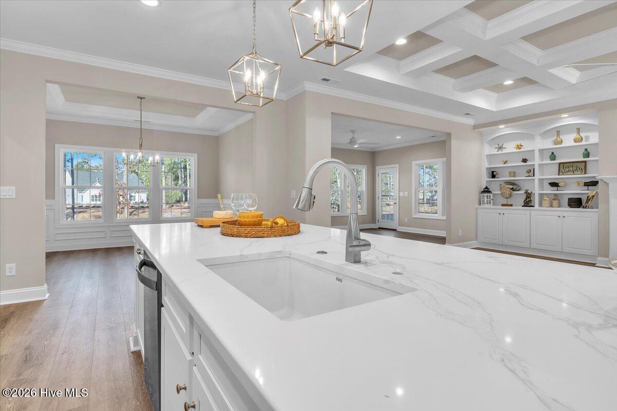 100524155 | Photo 13