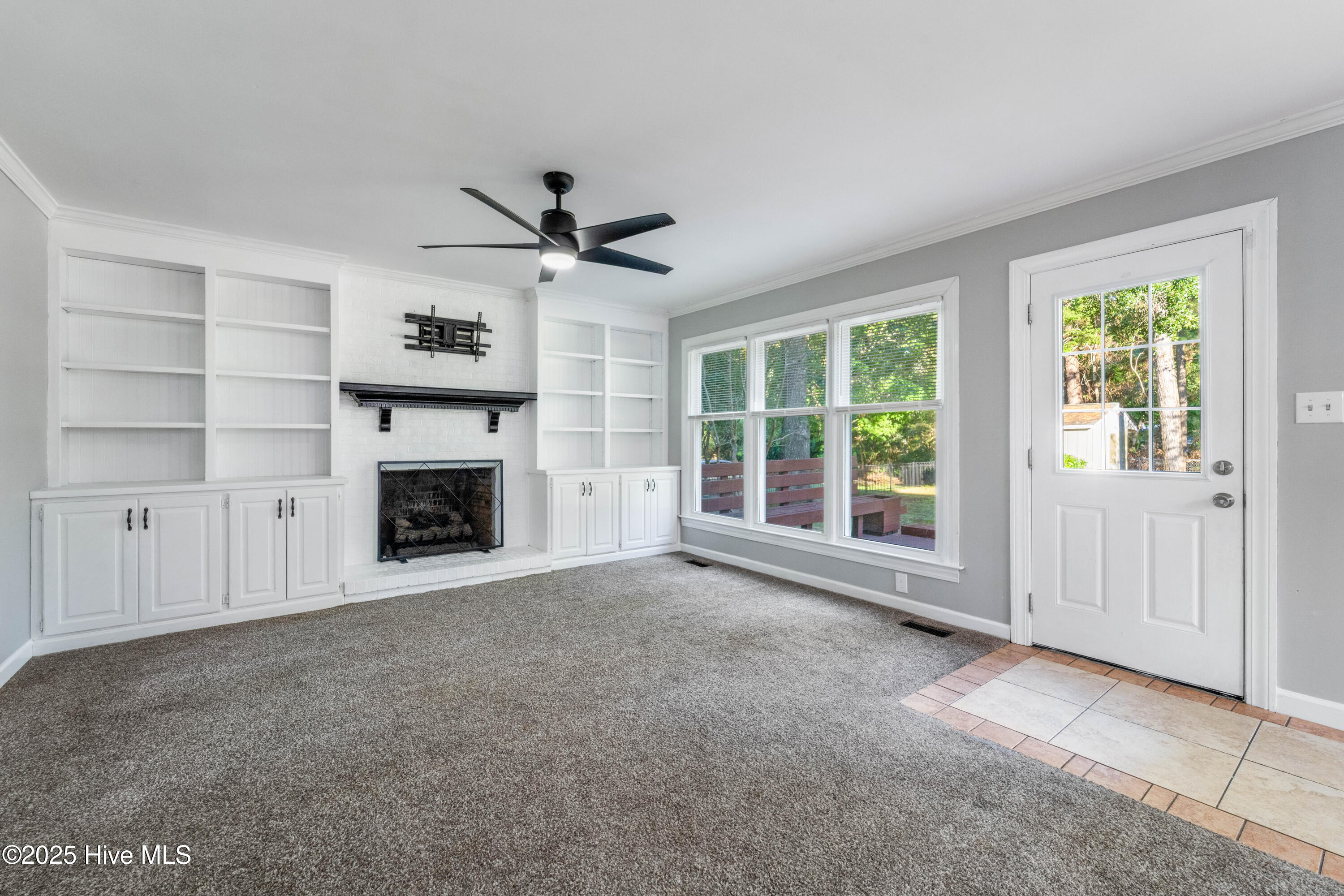 100527968 | Photo 56