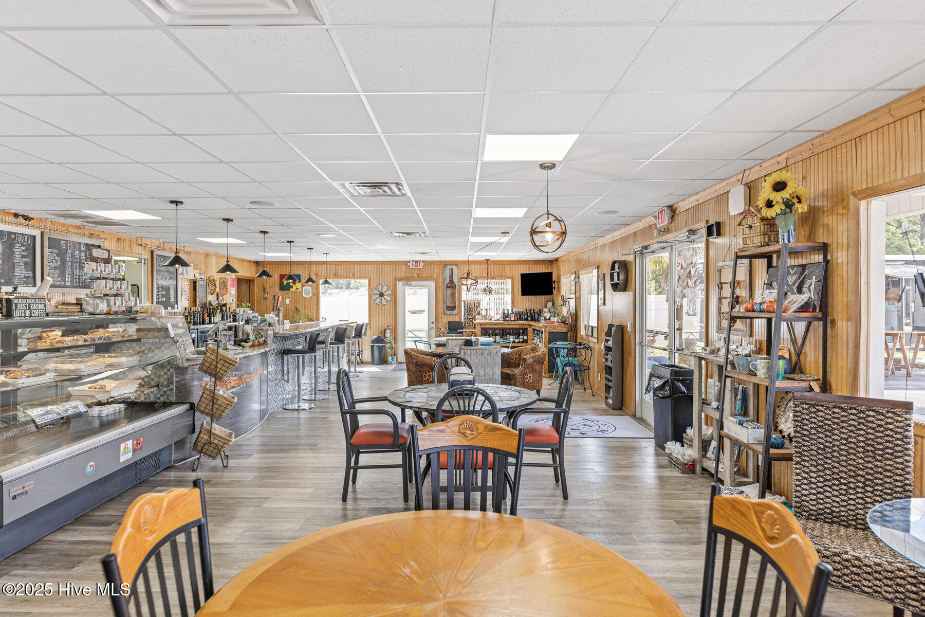 100528251 | Photo 14