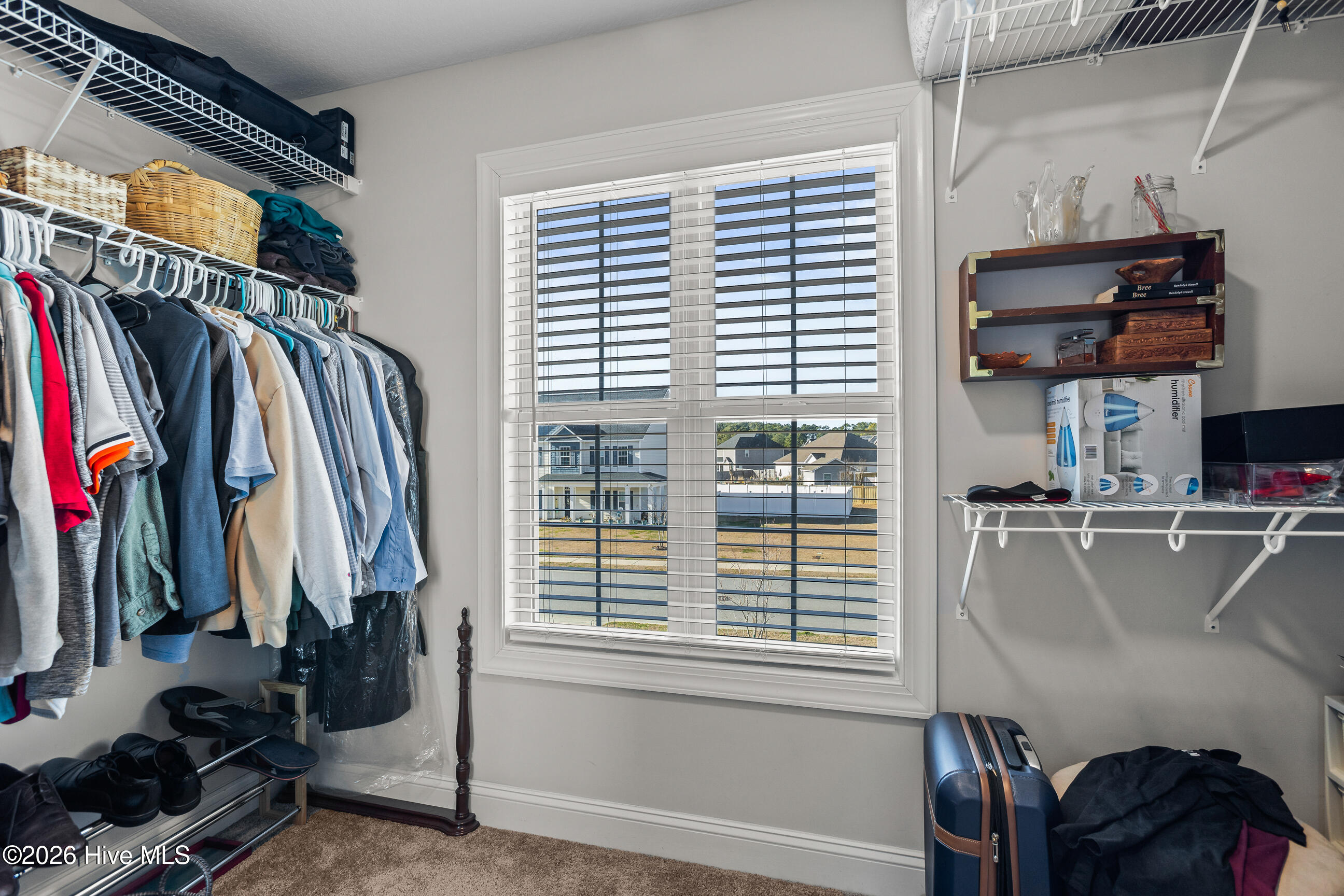 100561419 | Photo 29