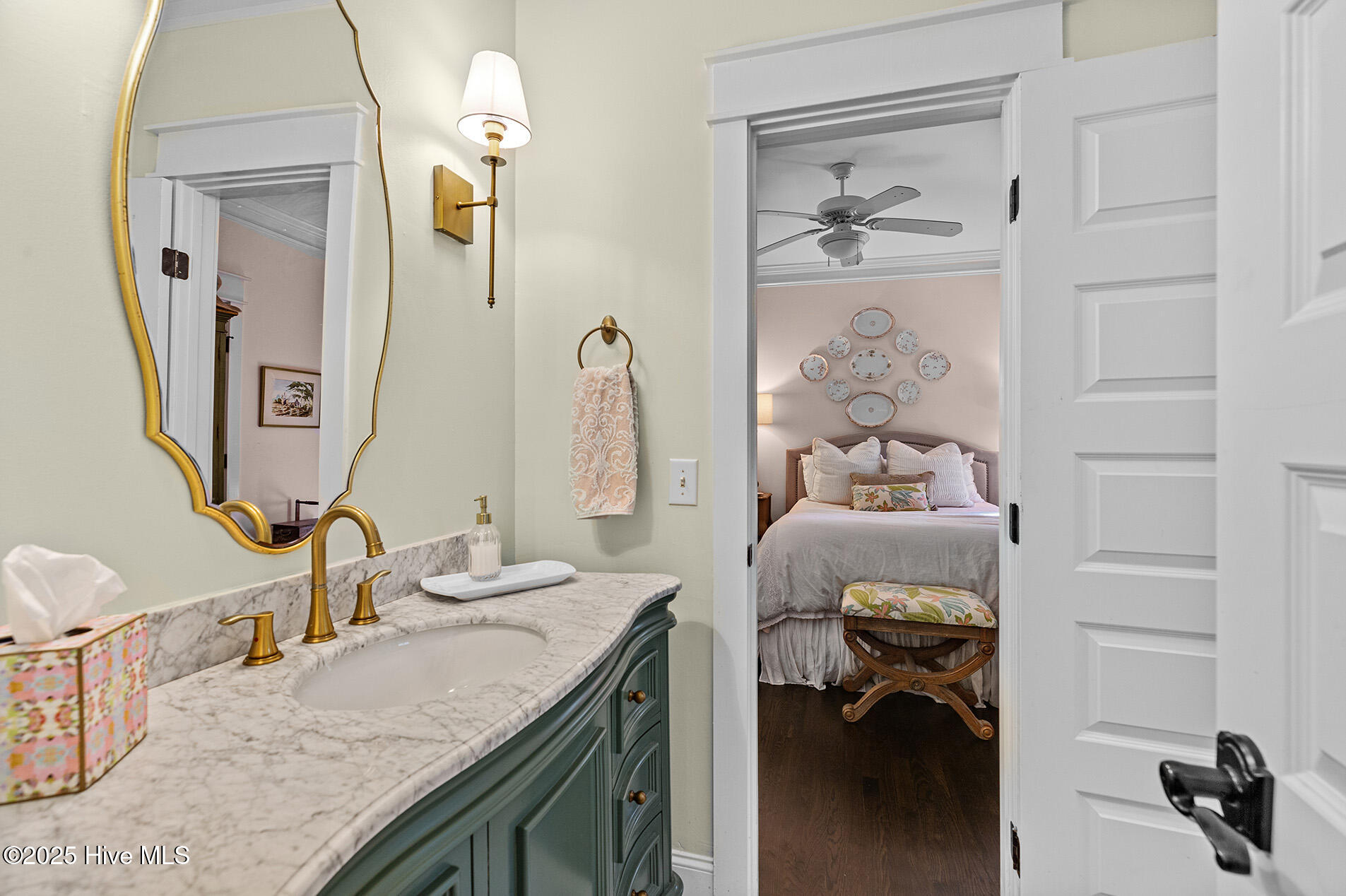 100541349 | Photo 40