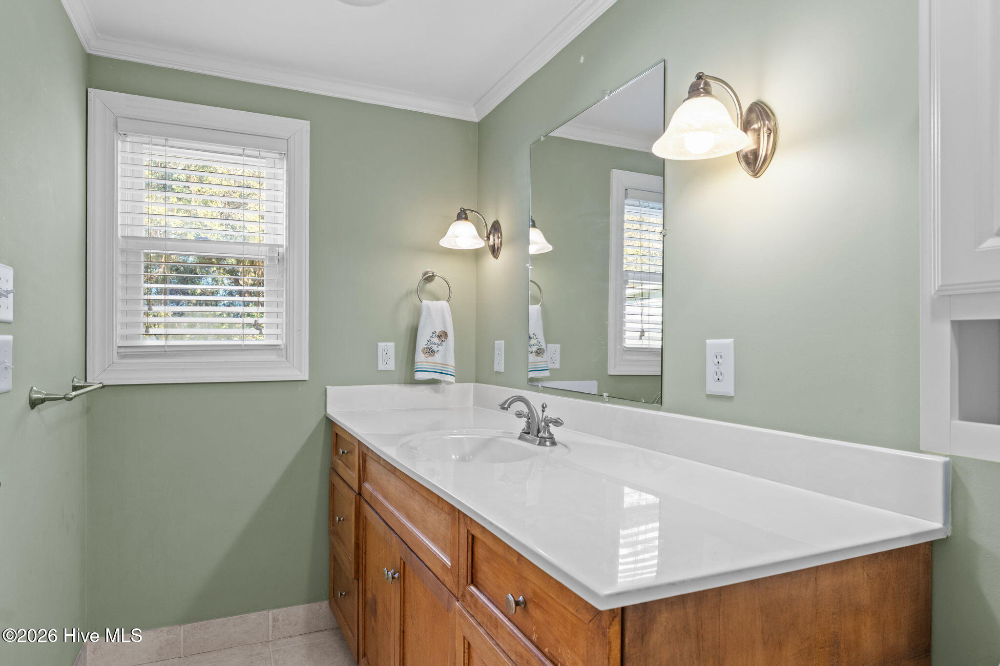 100554841 | Photo 36