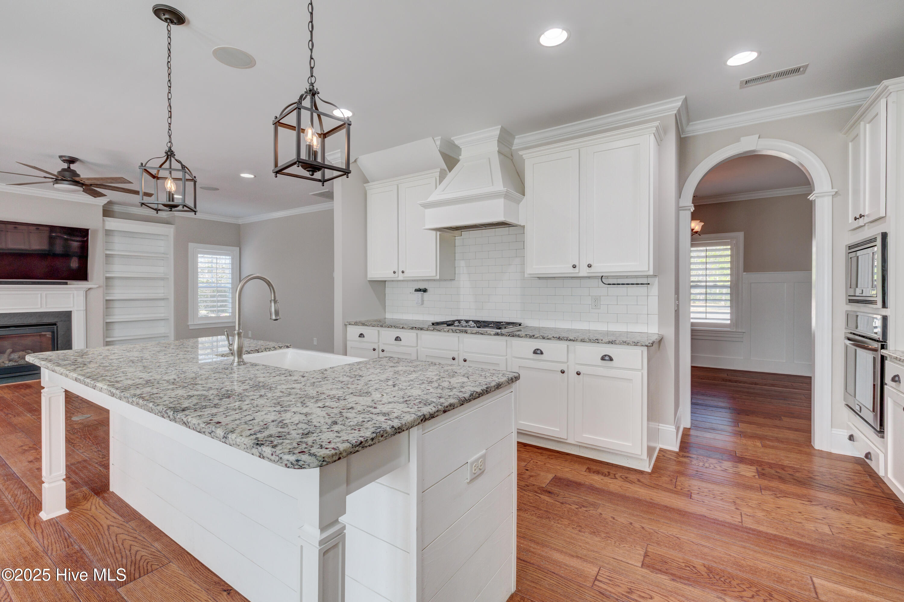 100496540 | Photo 17