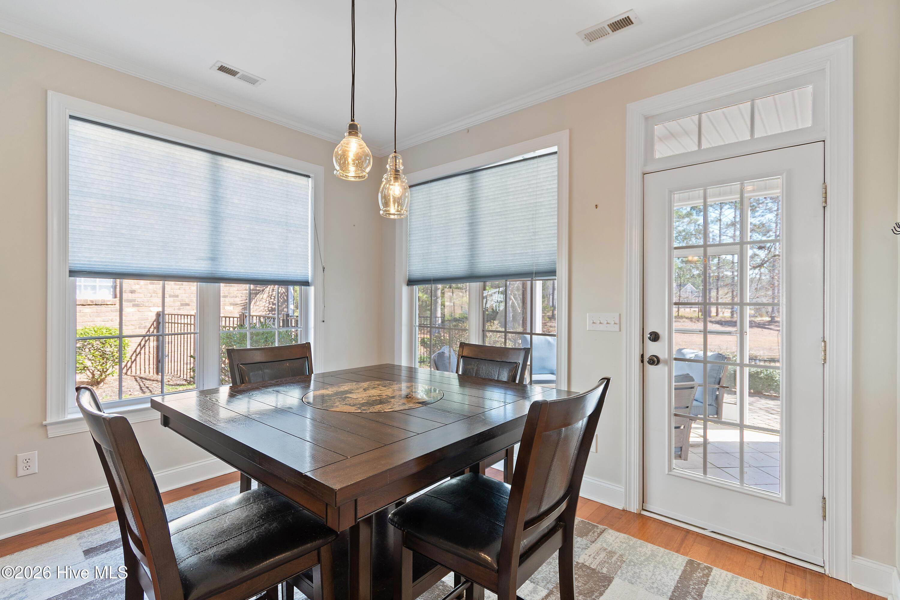 100554573 | Photo 11