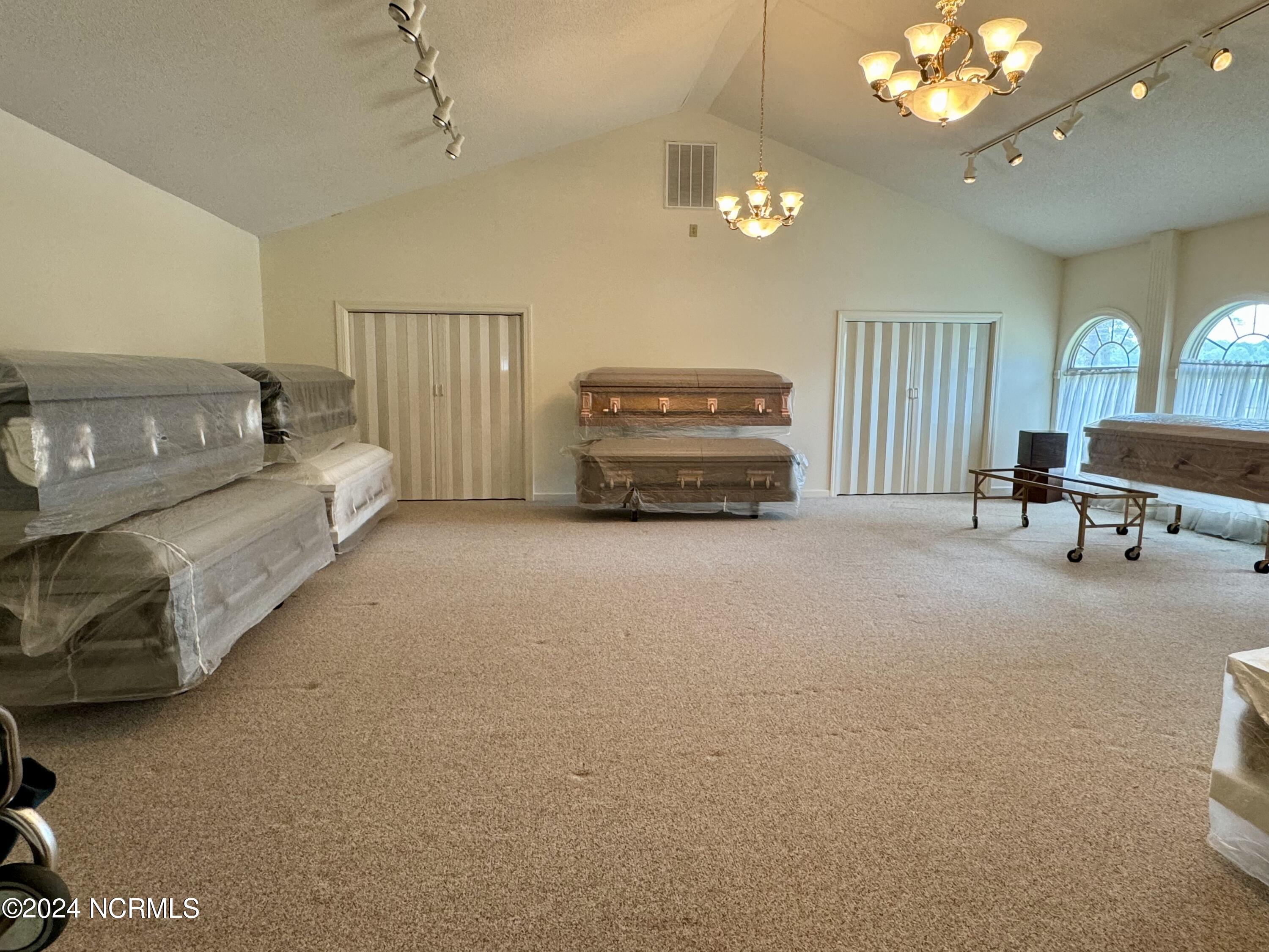 62D65B75-F193-4FE3-B499-D93EB38D9DB7_1_2