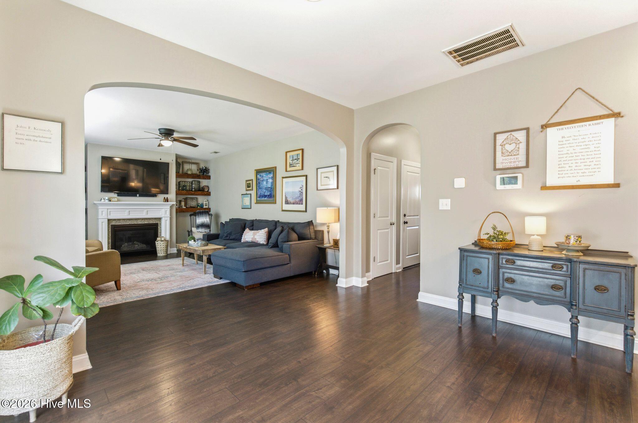 100568404 | Photo 19