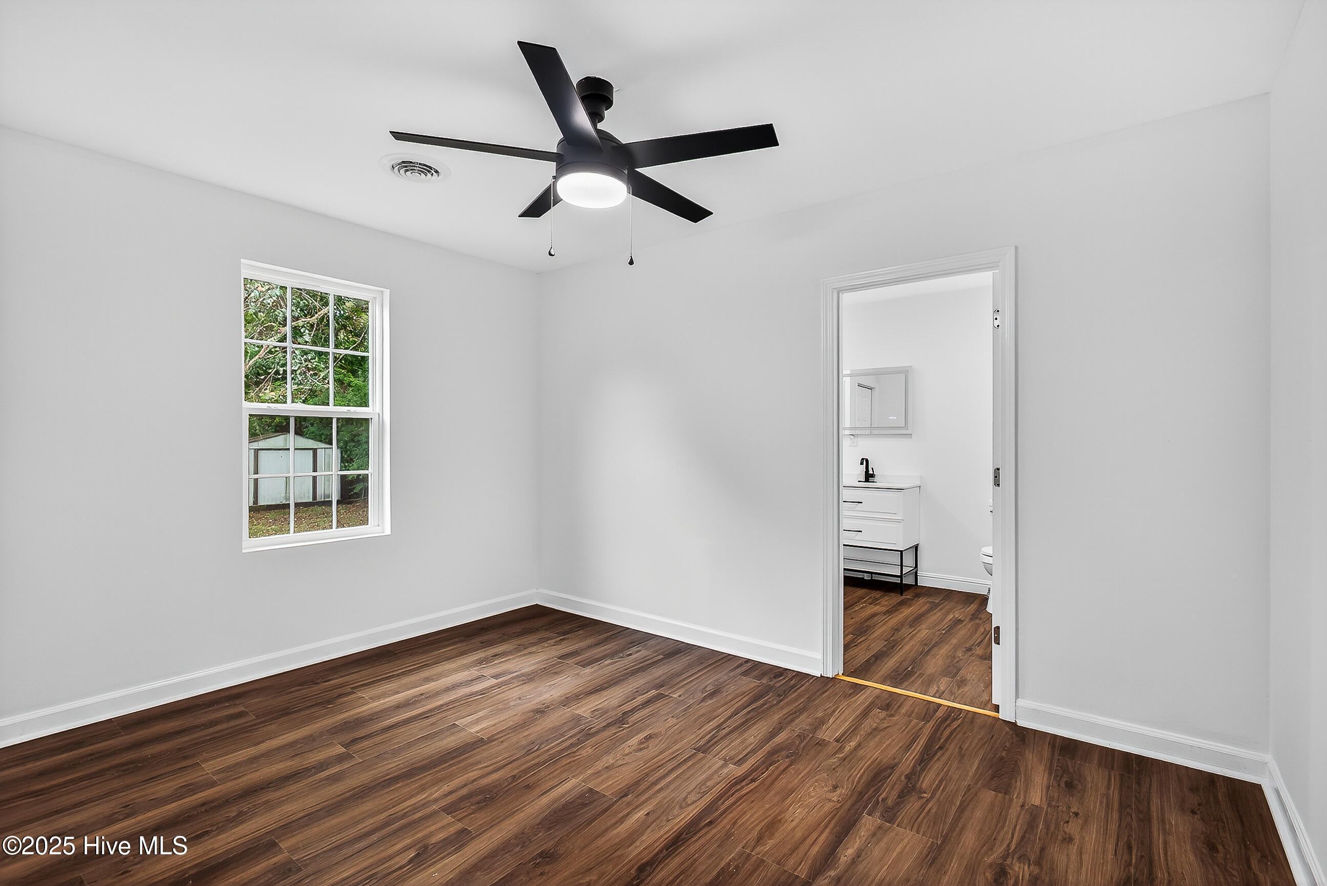 100534071 | Photo 14