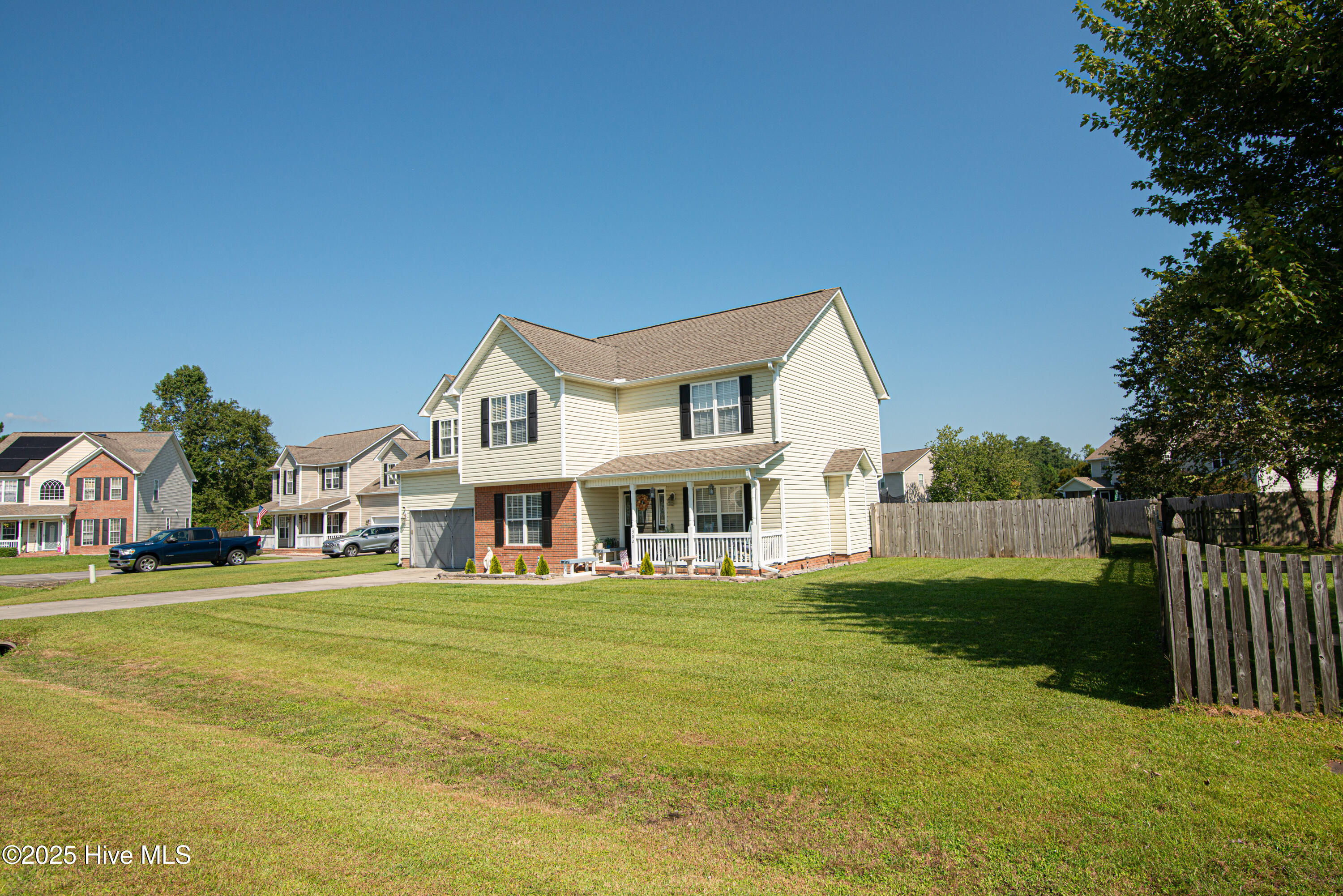 302 Honey Court W, Jacksonville, NC 28540 – photo 2: DSC_4169