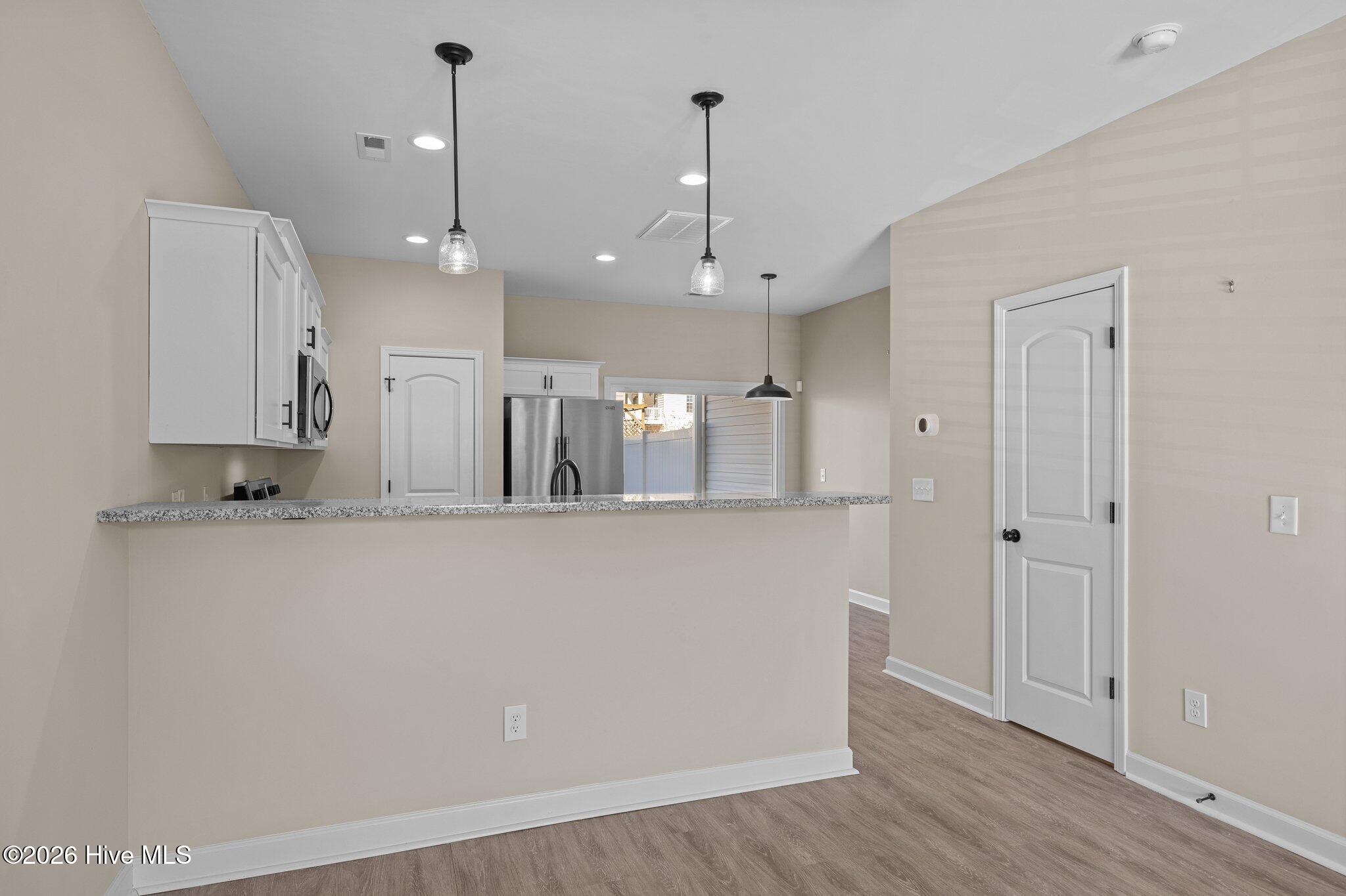 100547532 | Photo 13