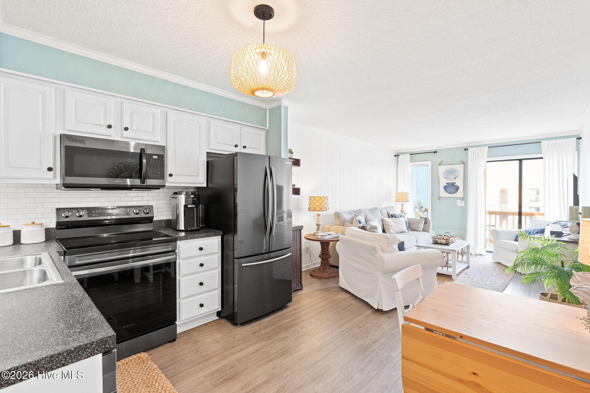 100559317 | Photo 10