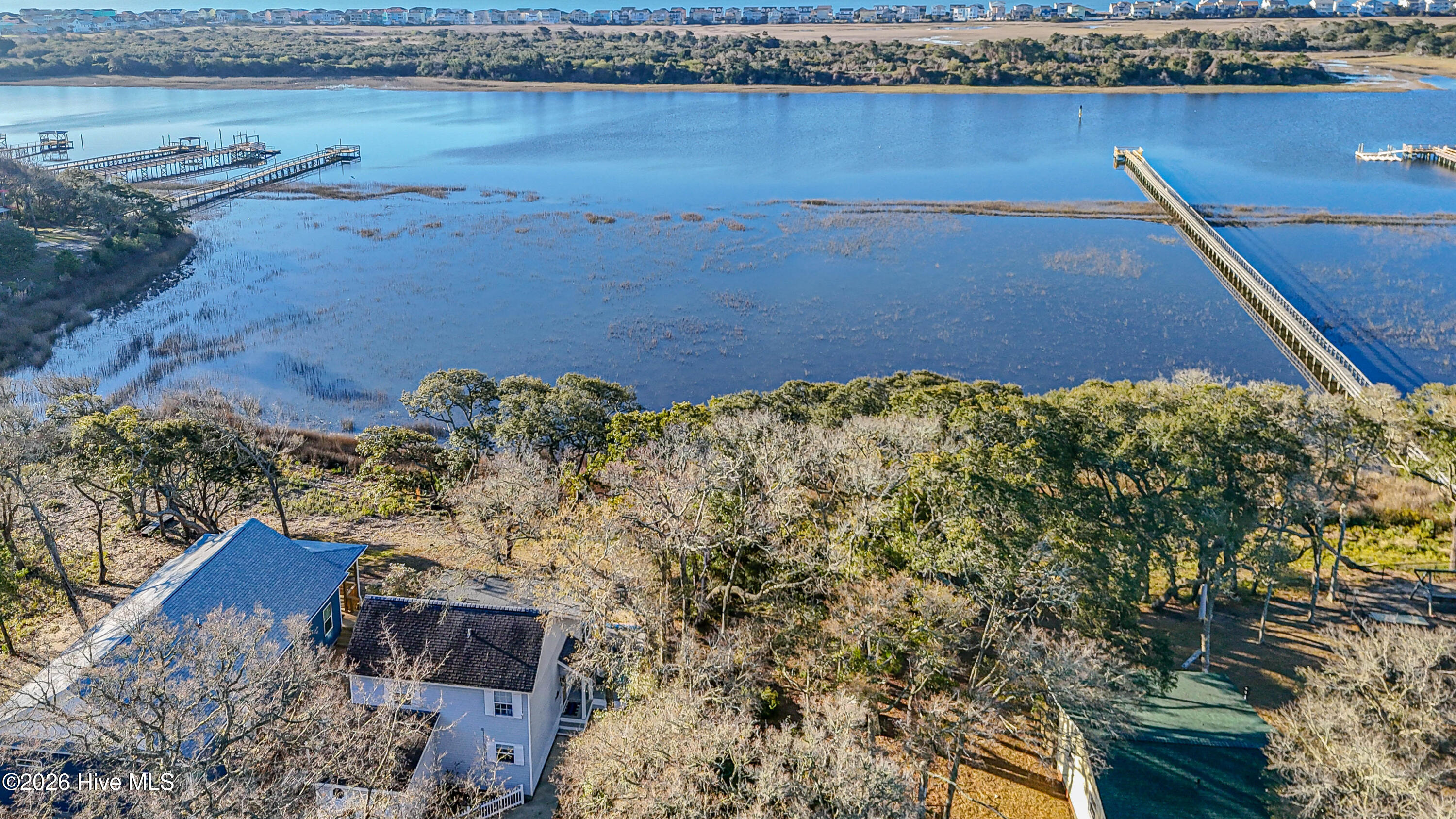 100561840 | Photo 51