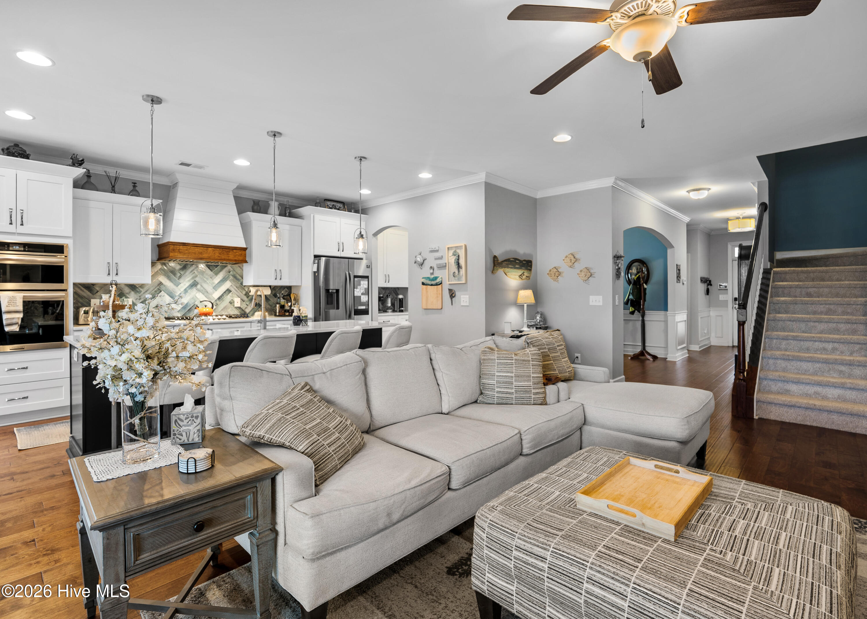 100553869 | Photo 17