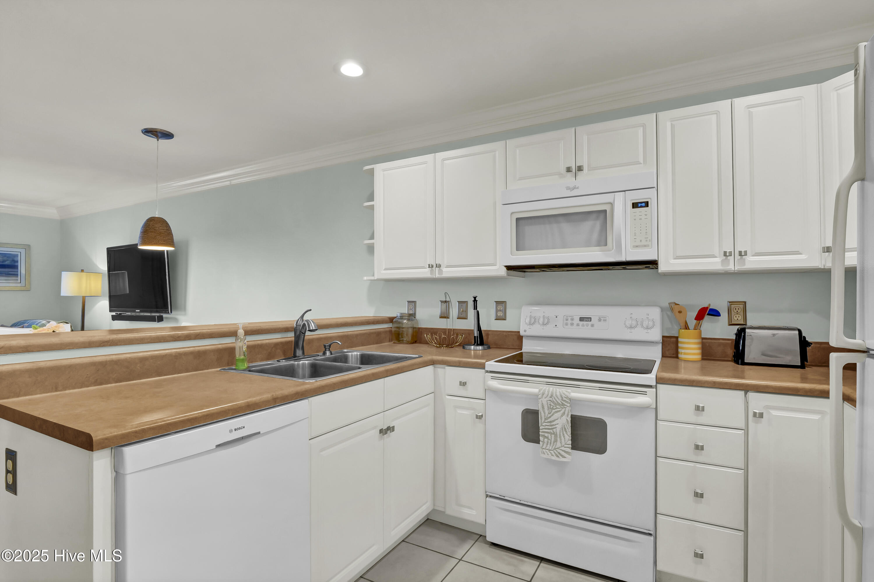 100548248 | Photo 17