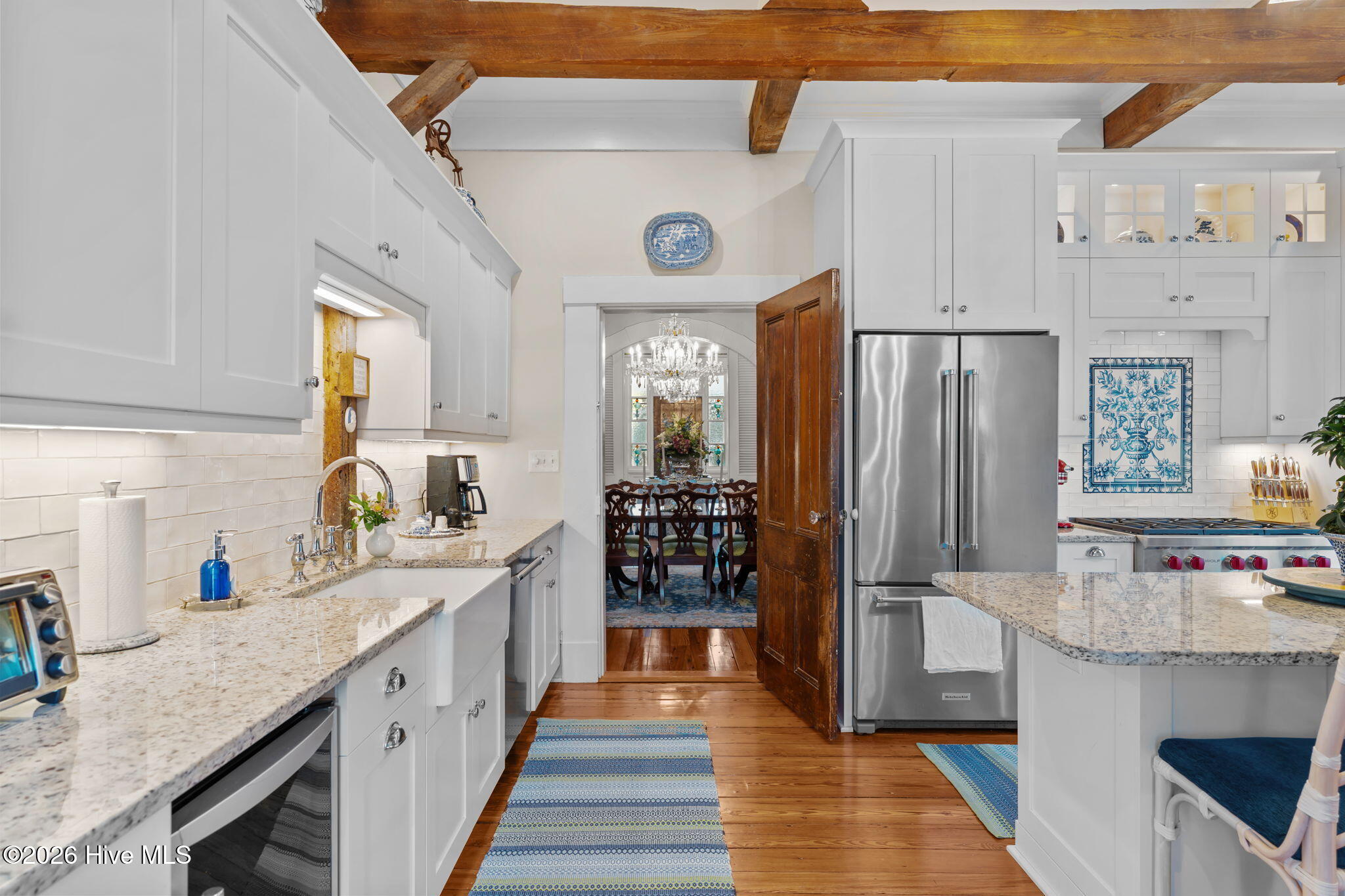 100562122 | Photo 24