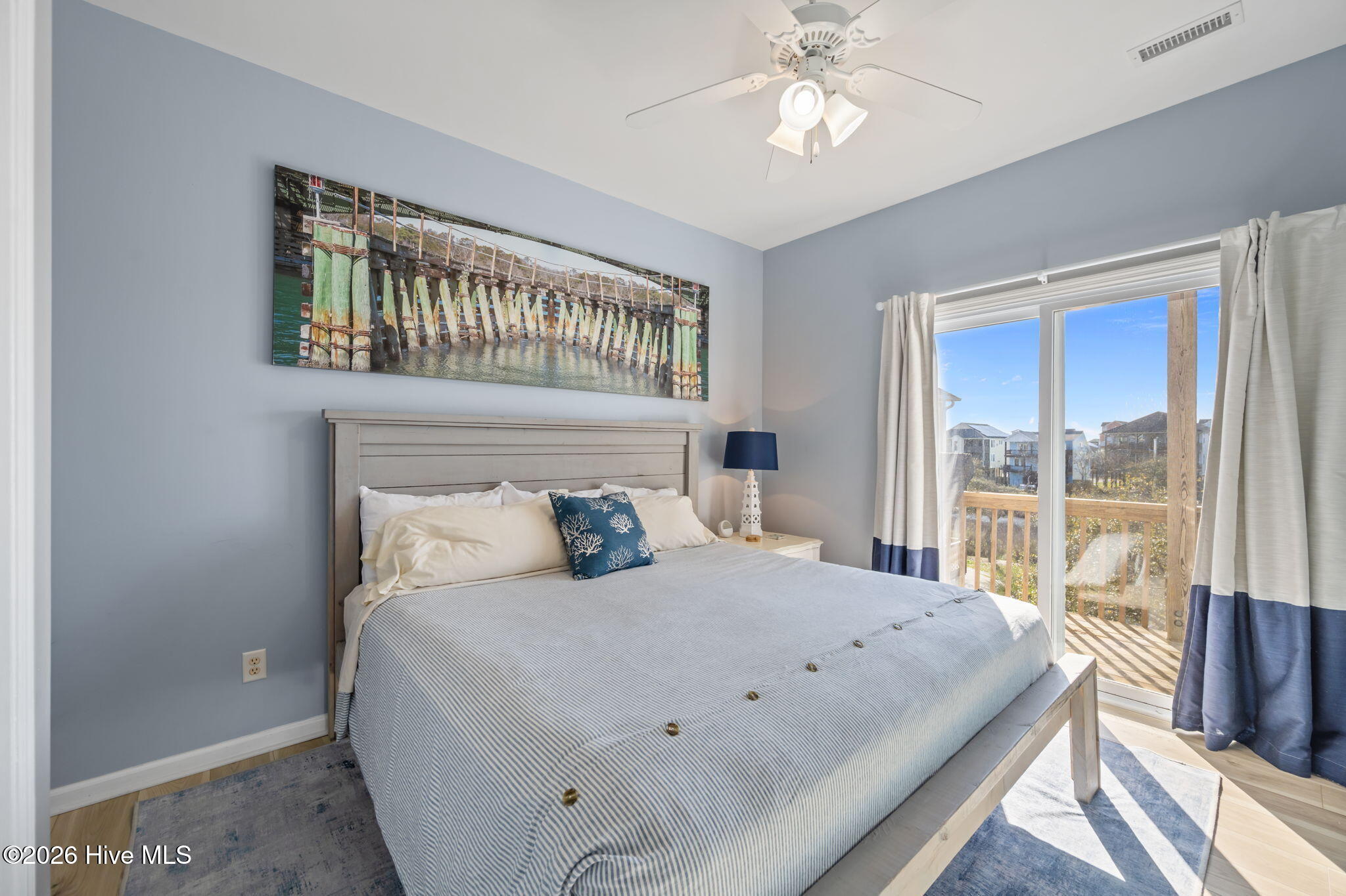 100560974 | Photo 22