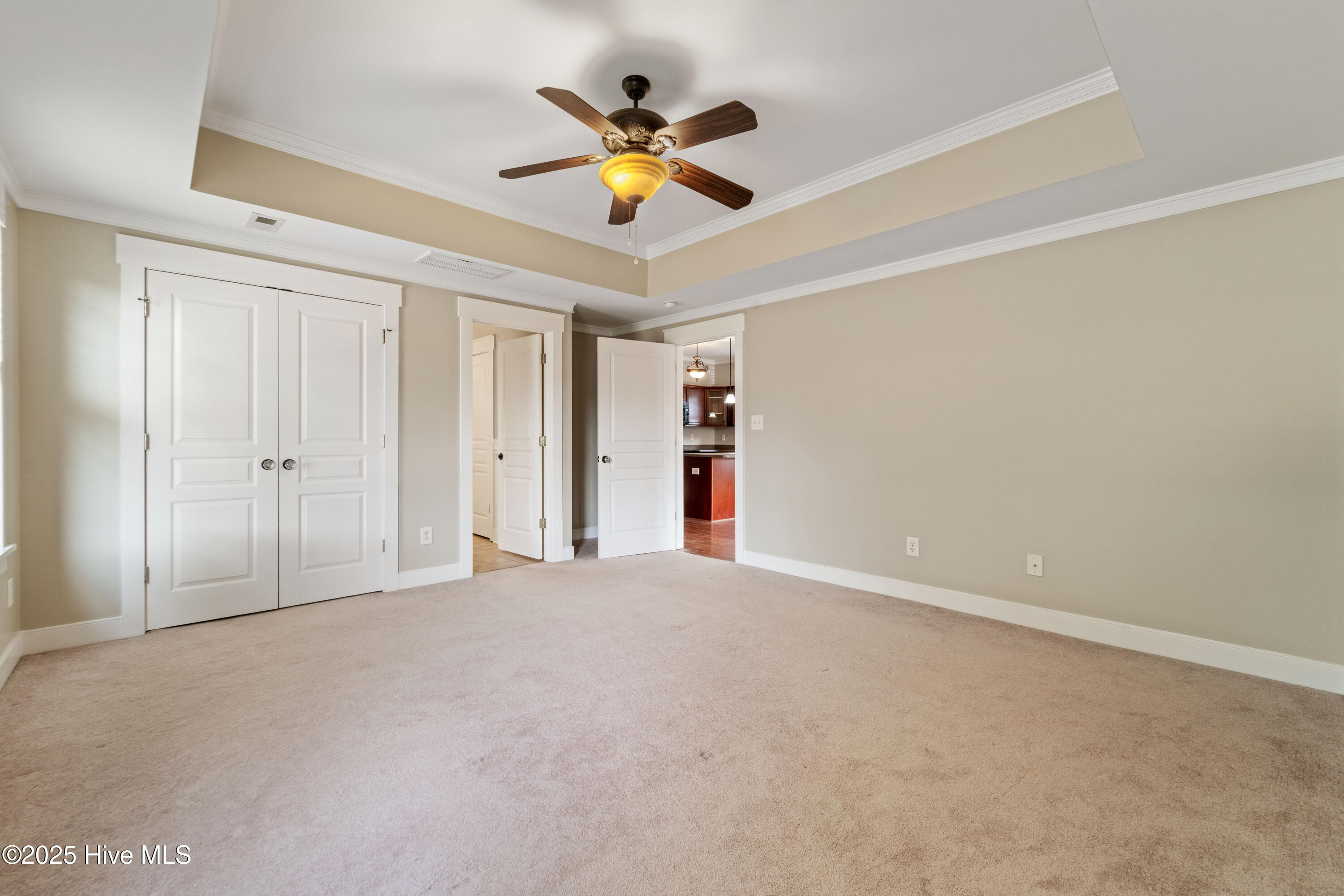 100532933 | Photo 10