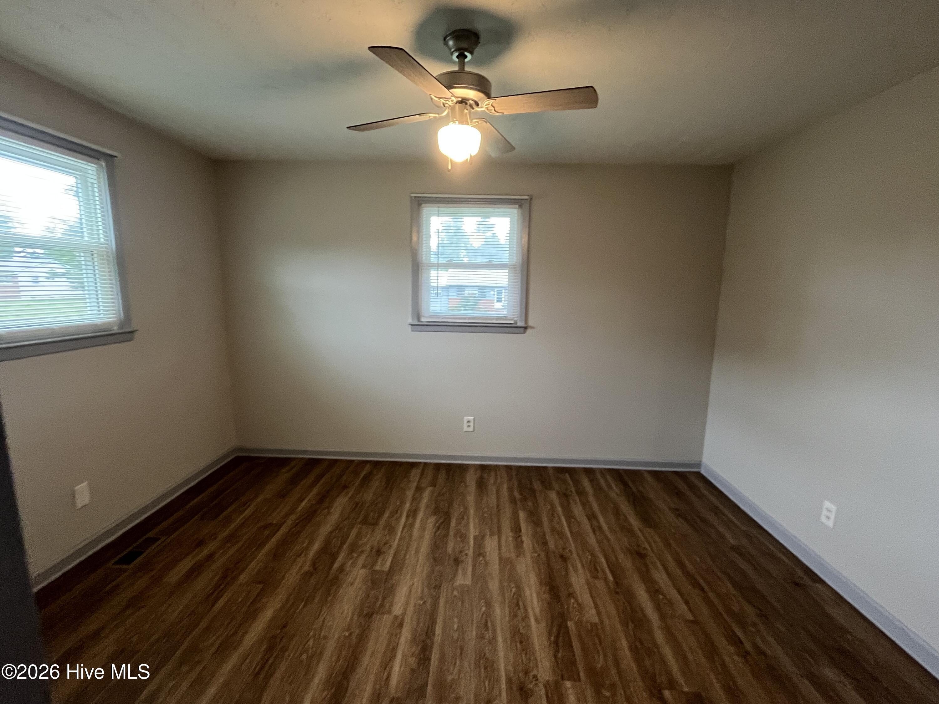 100591436 | Photo 21
