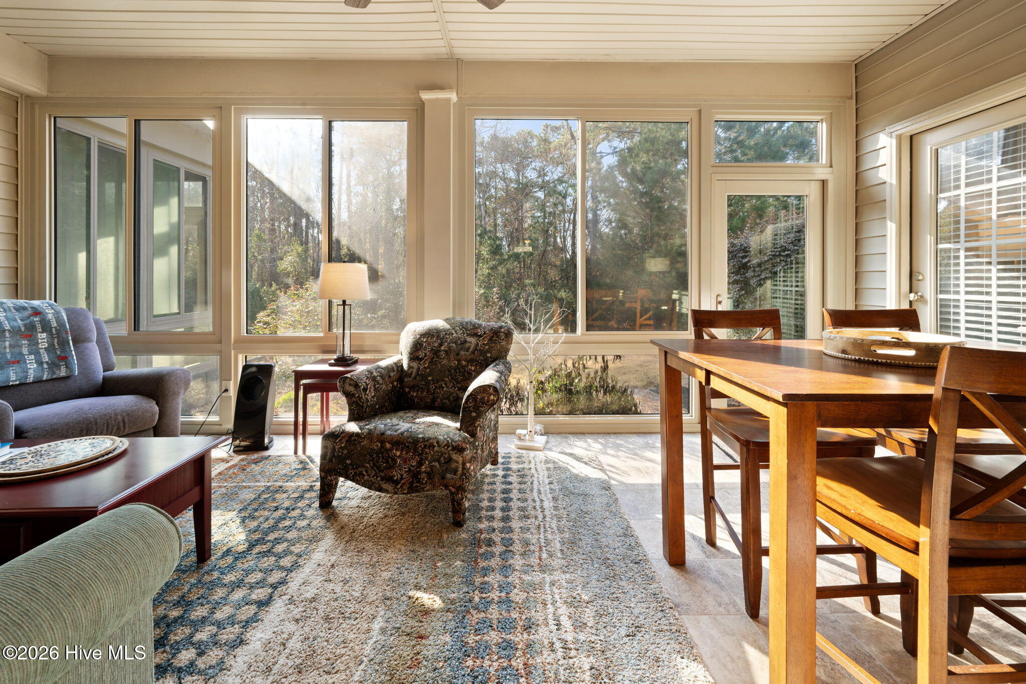 100547575 | Photo 10