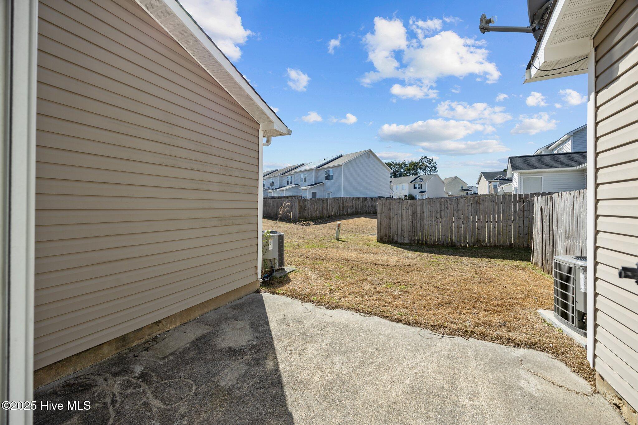 100562012 | Photo 15