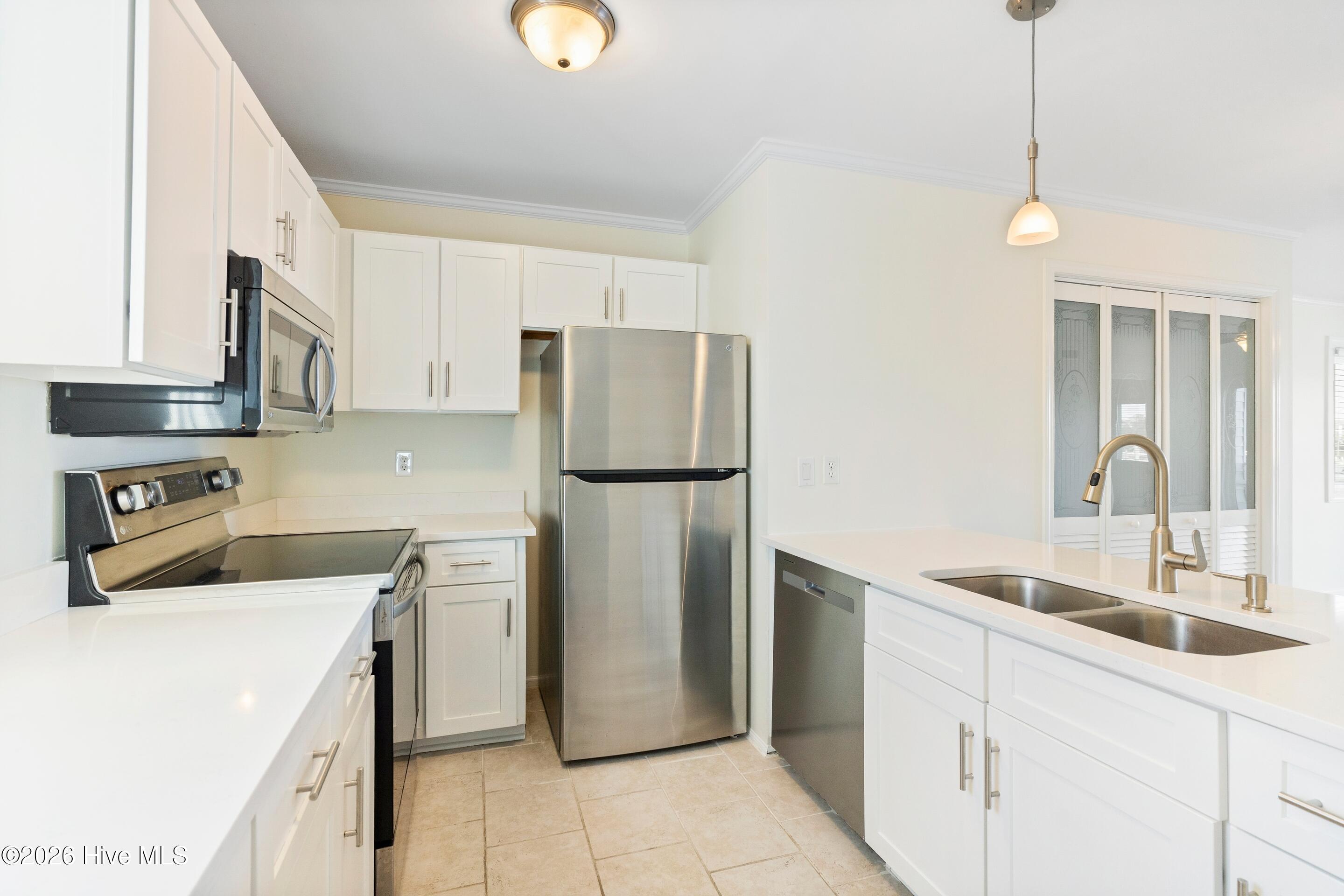 100550502 | Photo 10