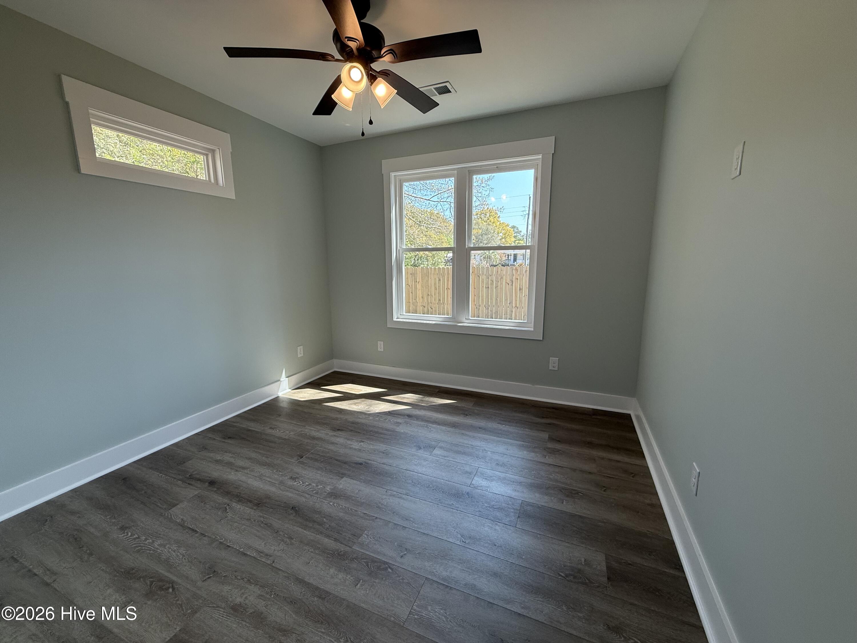 100564726 | Photo 18