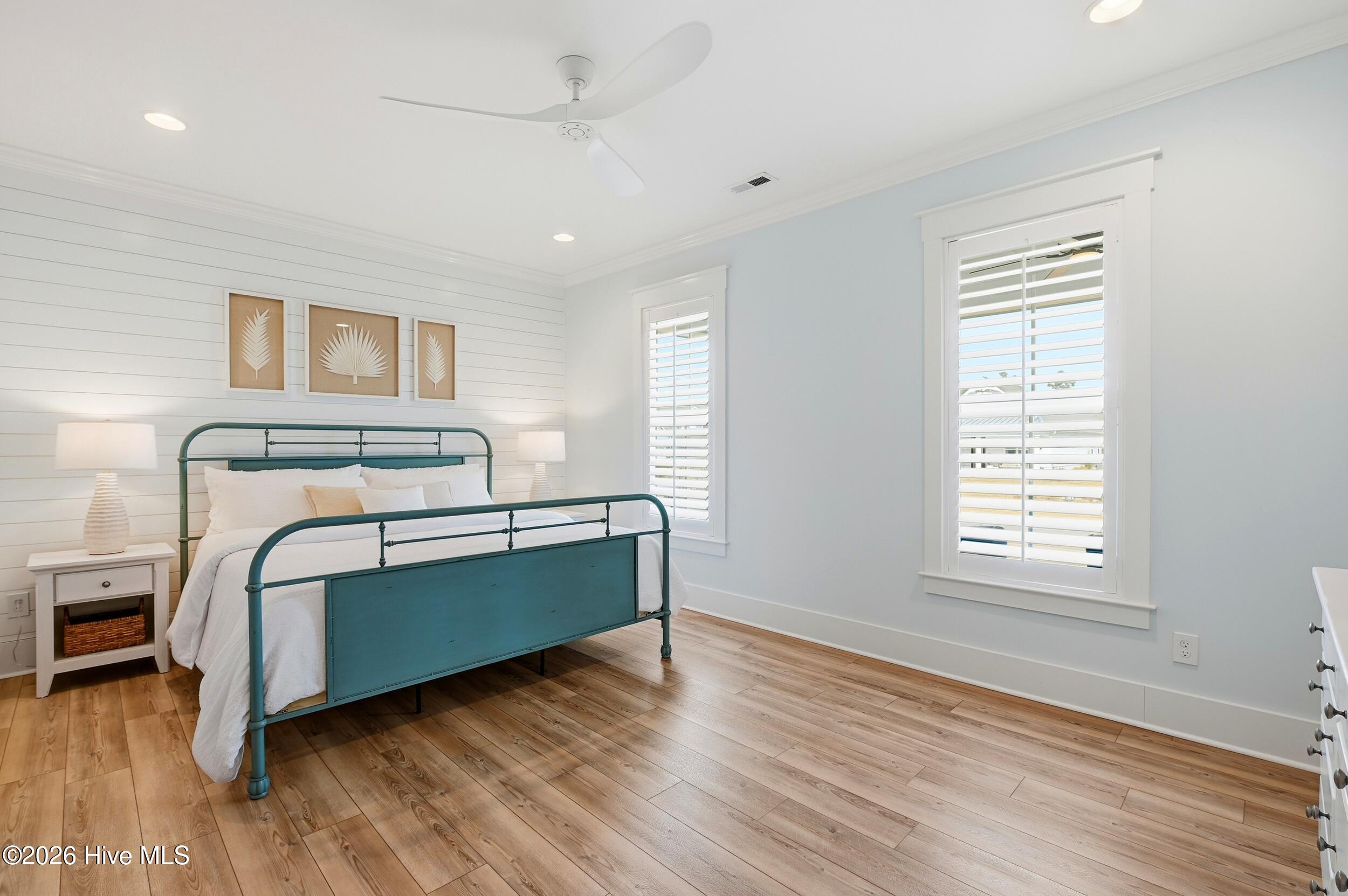 100555199 | Photo 27