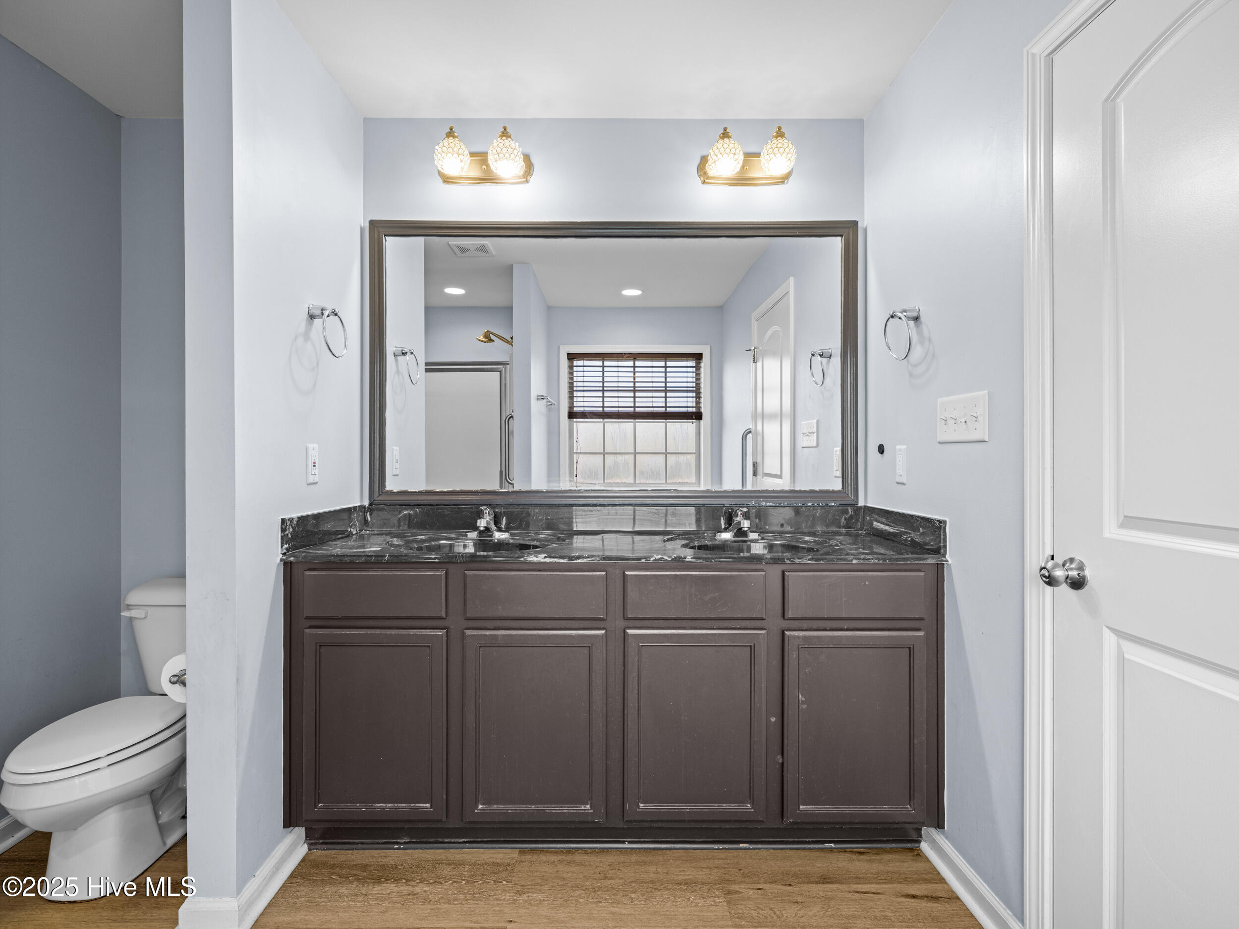 100531847 | Photo 23