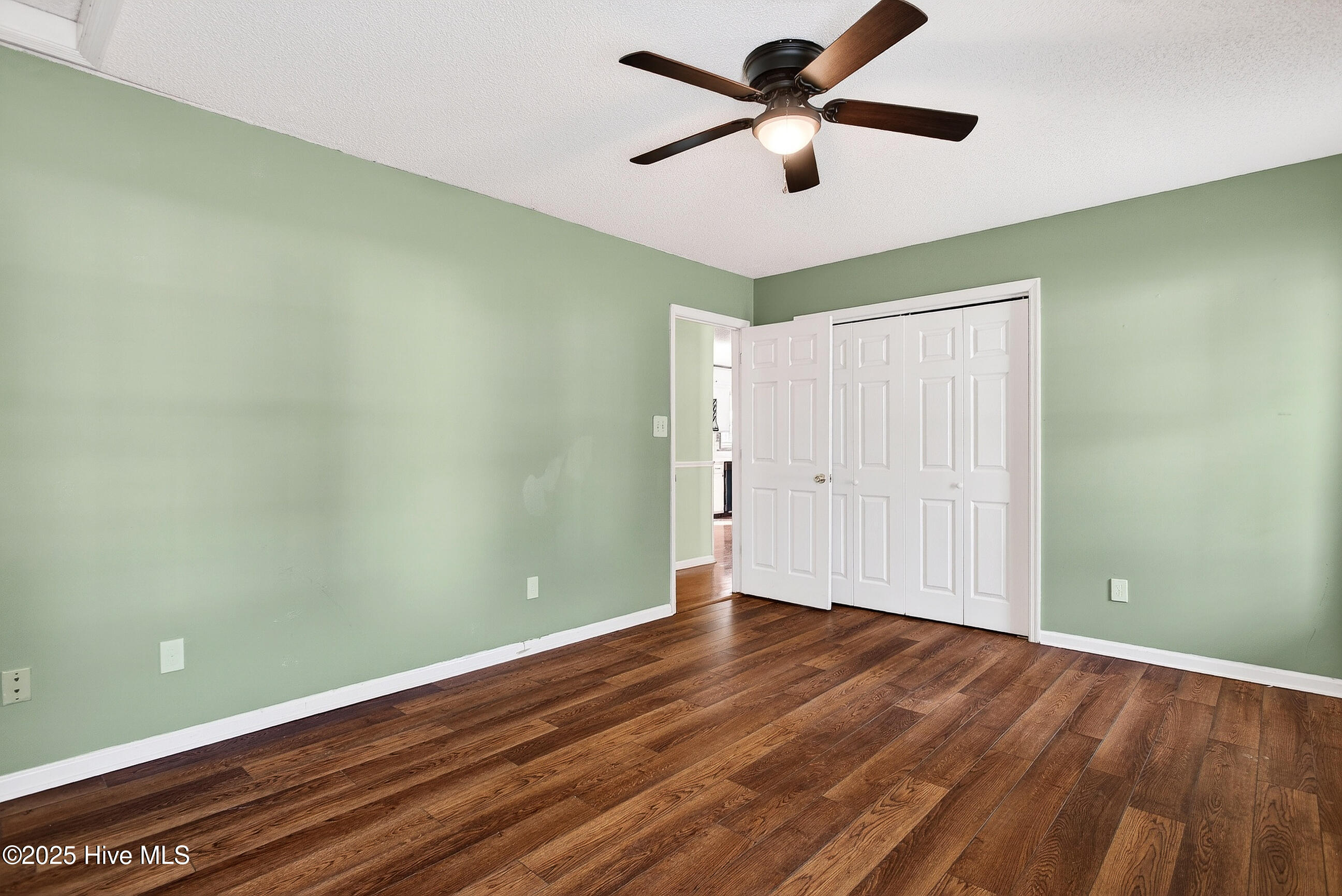 100547109 | Photo 13