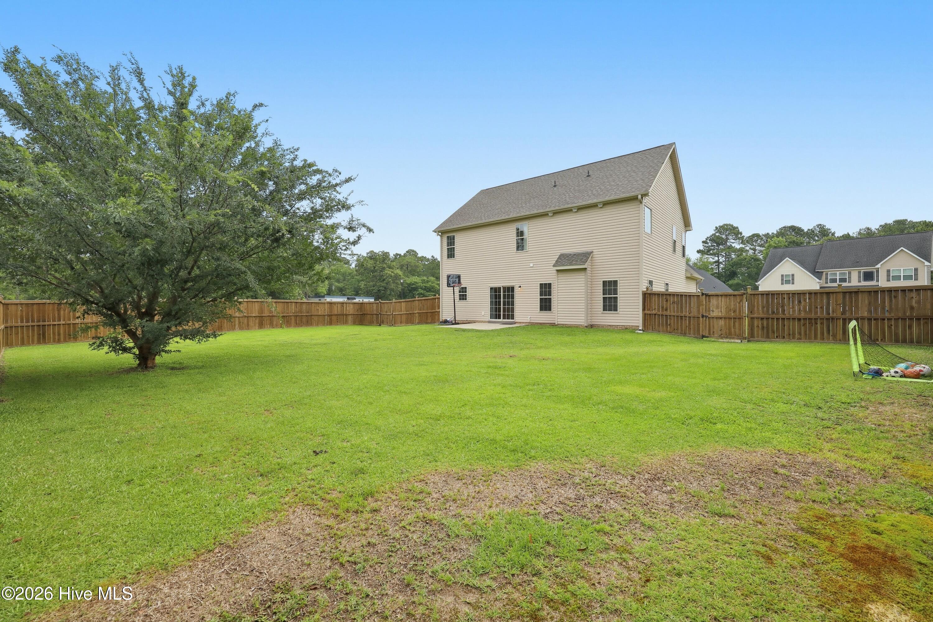 200 Wedgefield Circle,Maple Hill