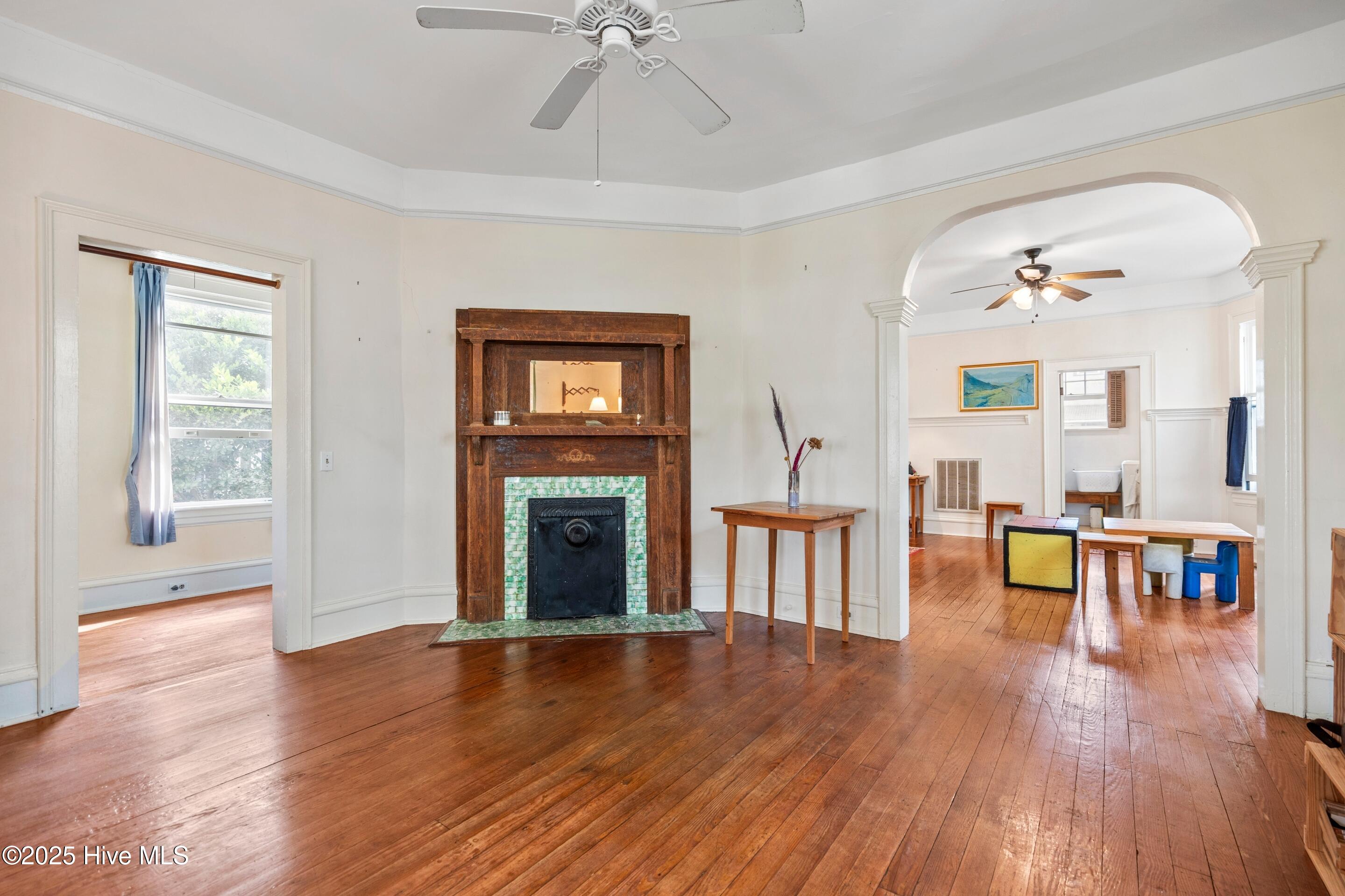 100535914 | Photo 13