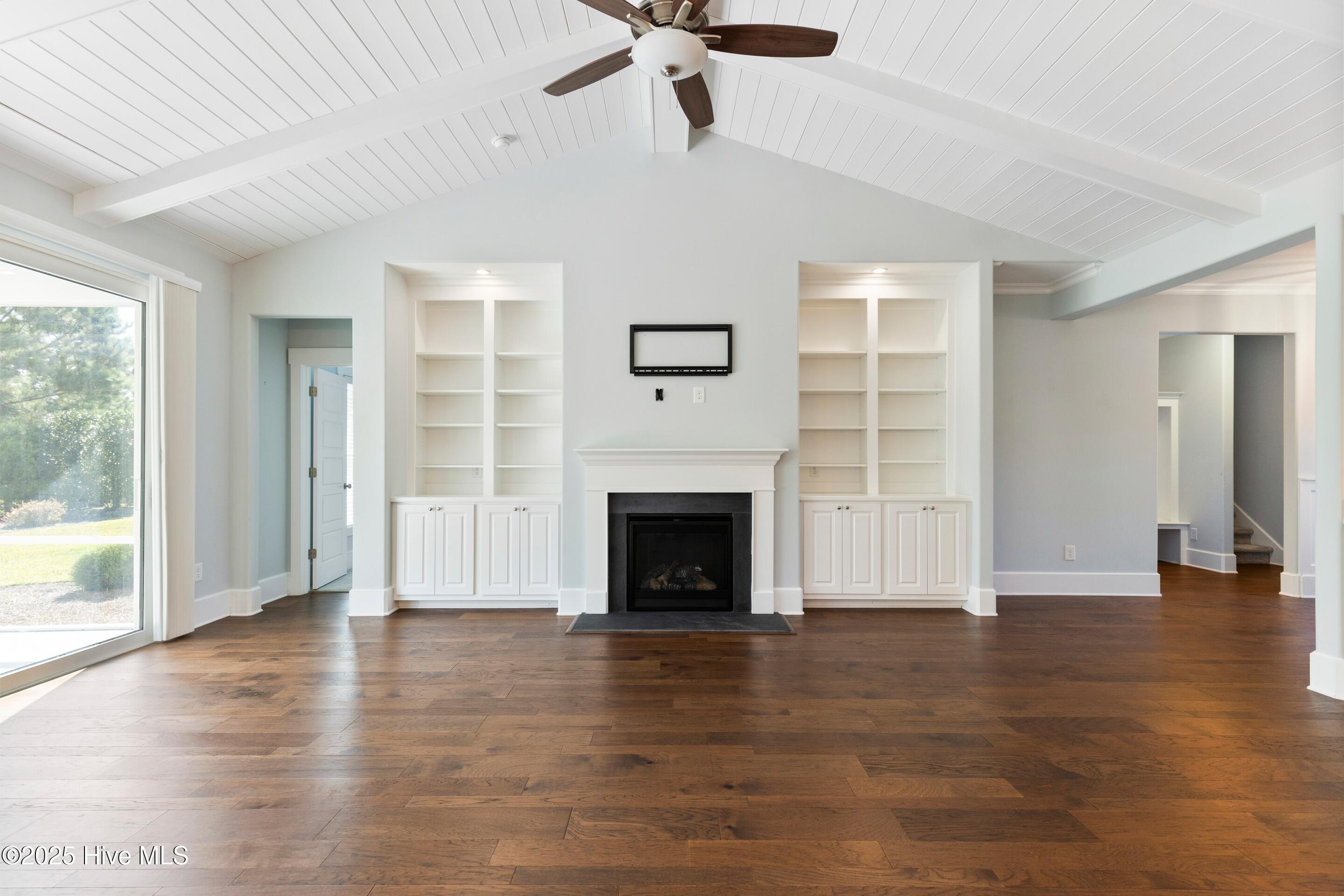 100531261 | Photo 15