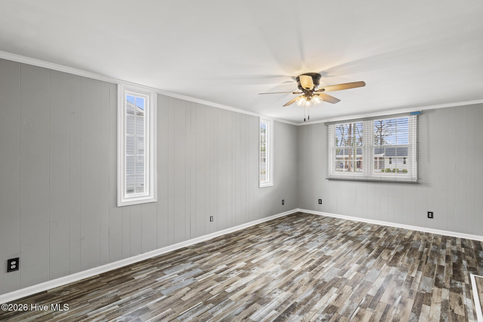 100558586 | Photo 25