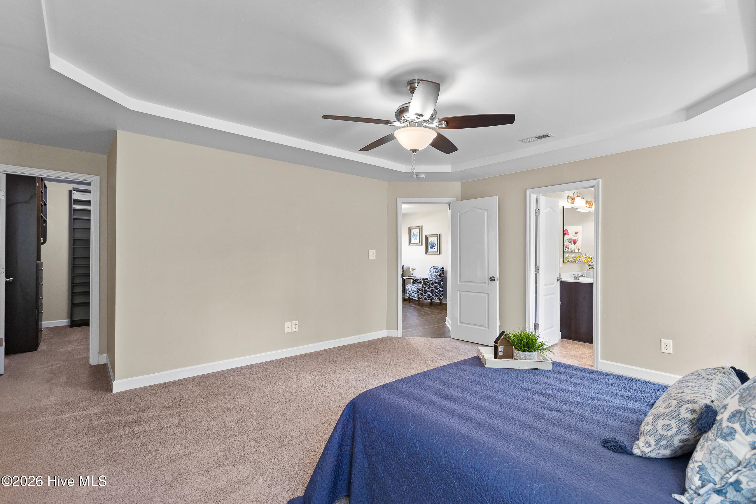 100567364 | Photo 19