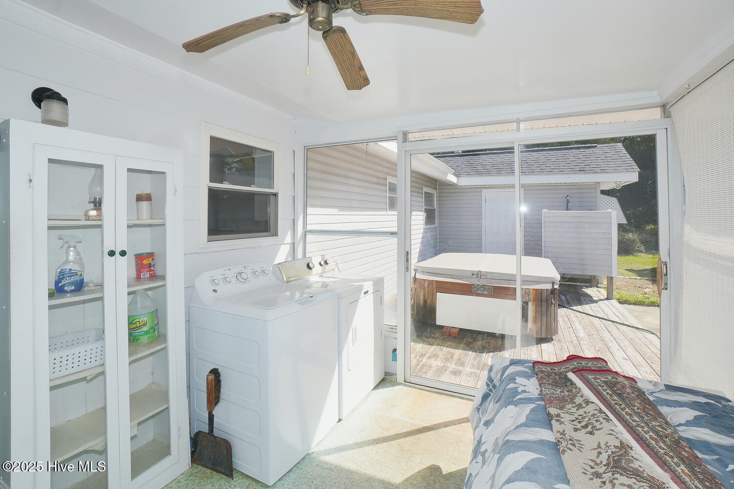 100534449 | Photo 30