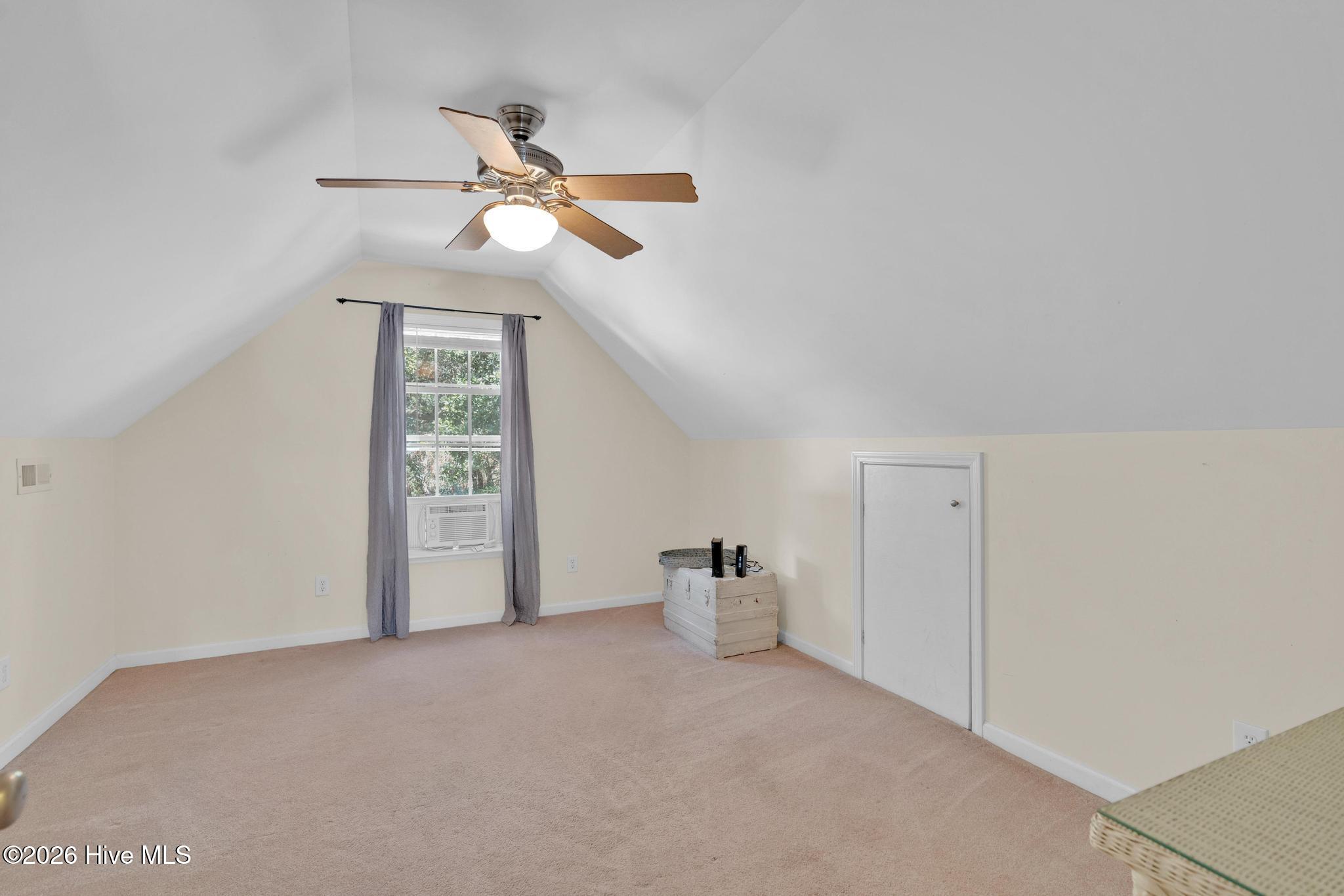 100559055 | Photo 25