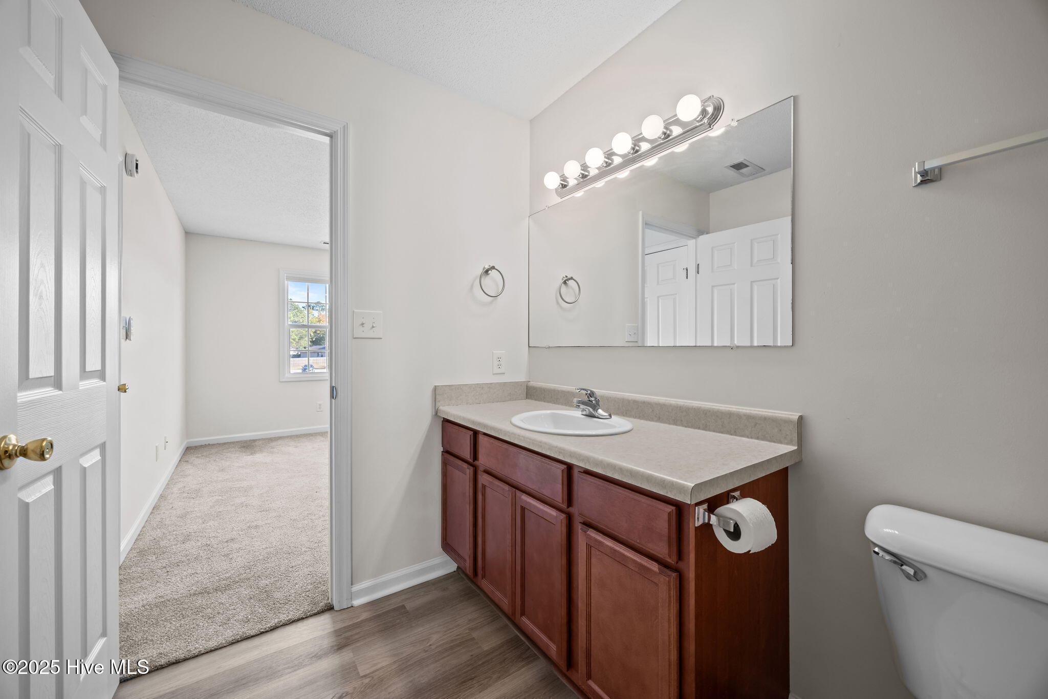 100541602 | Photo 29