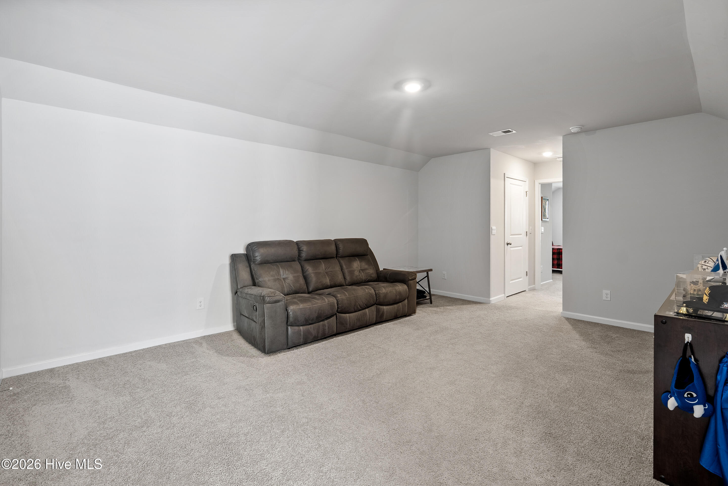 100525713 | Photo 38