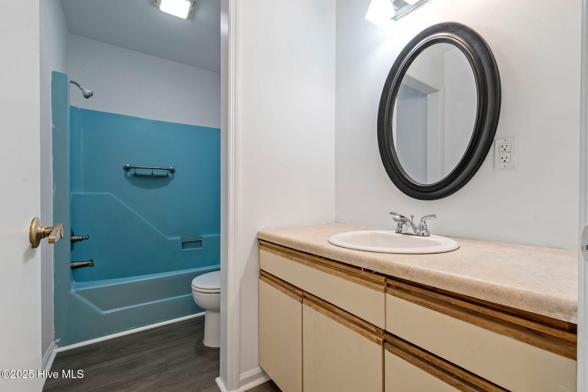 100522130 | Photo 36