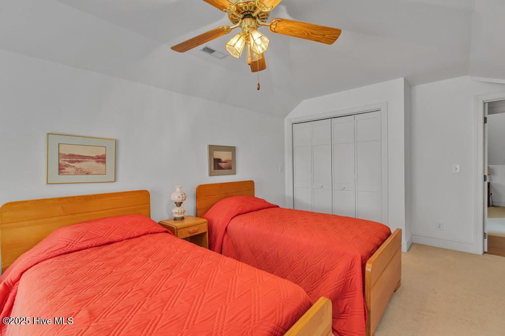 100530645 | Photo 25