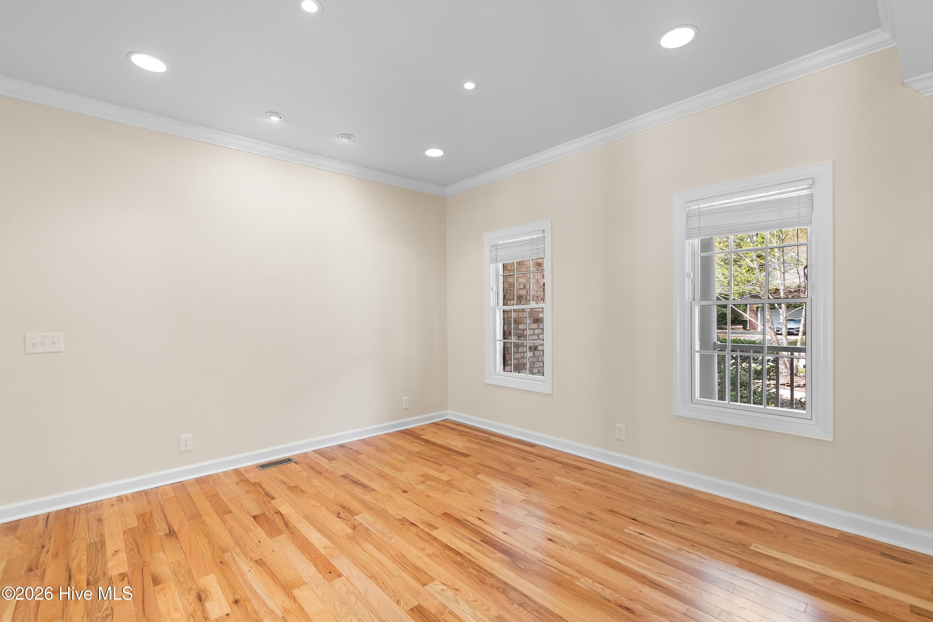 100527464 | Photo 15