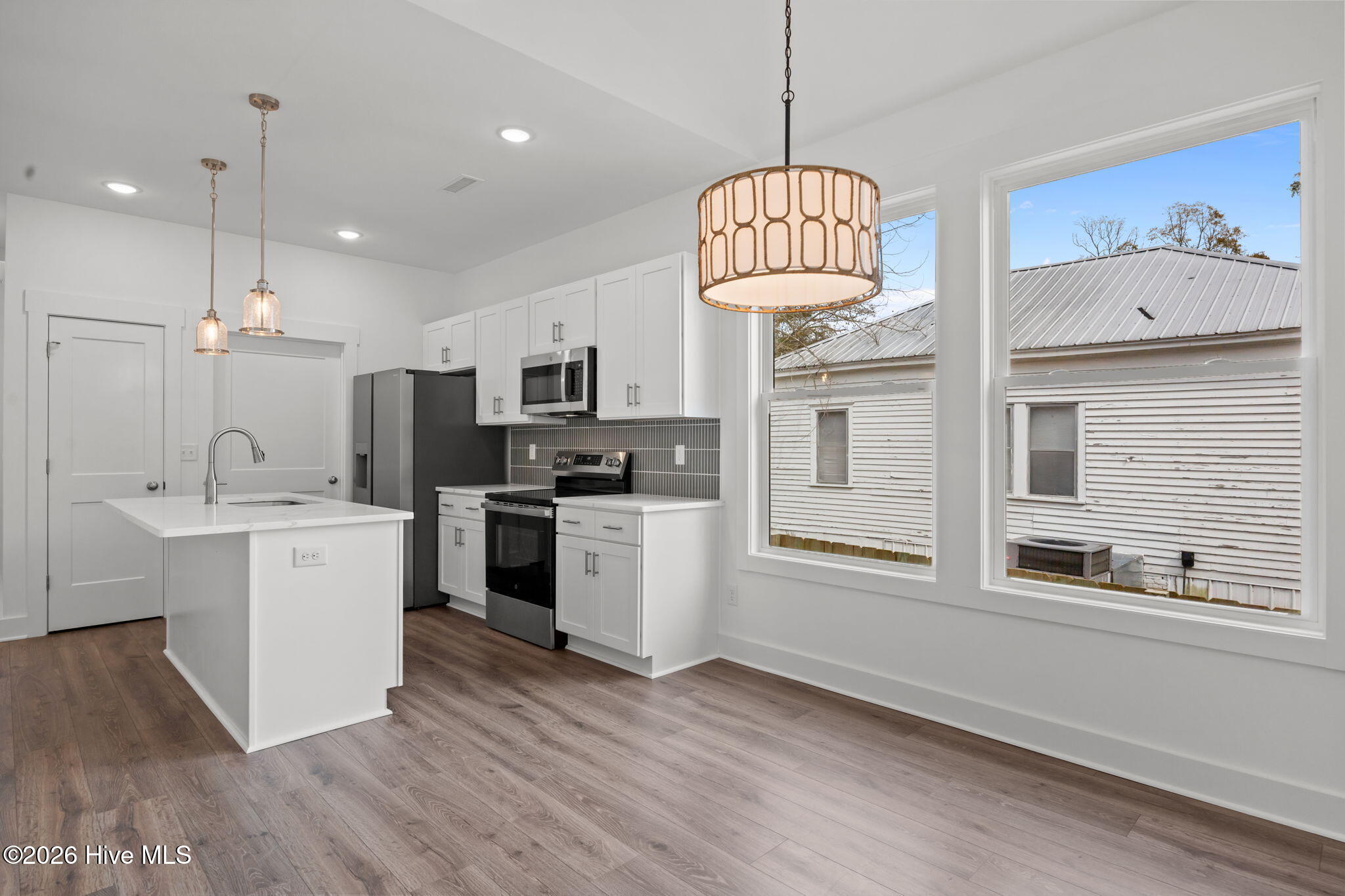 100555699 | Photo 12