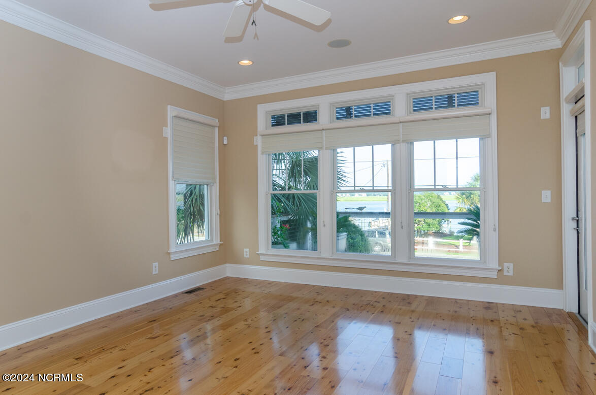 100549238 | Photo 14