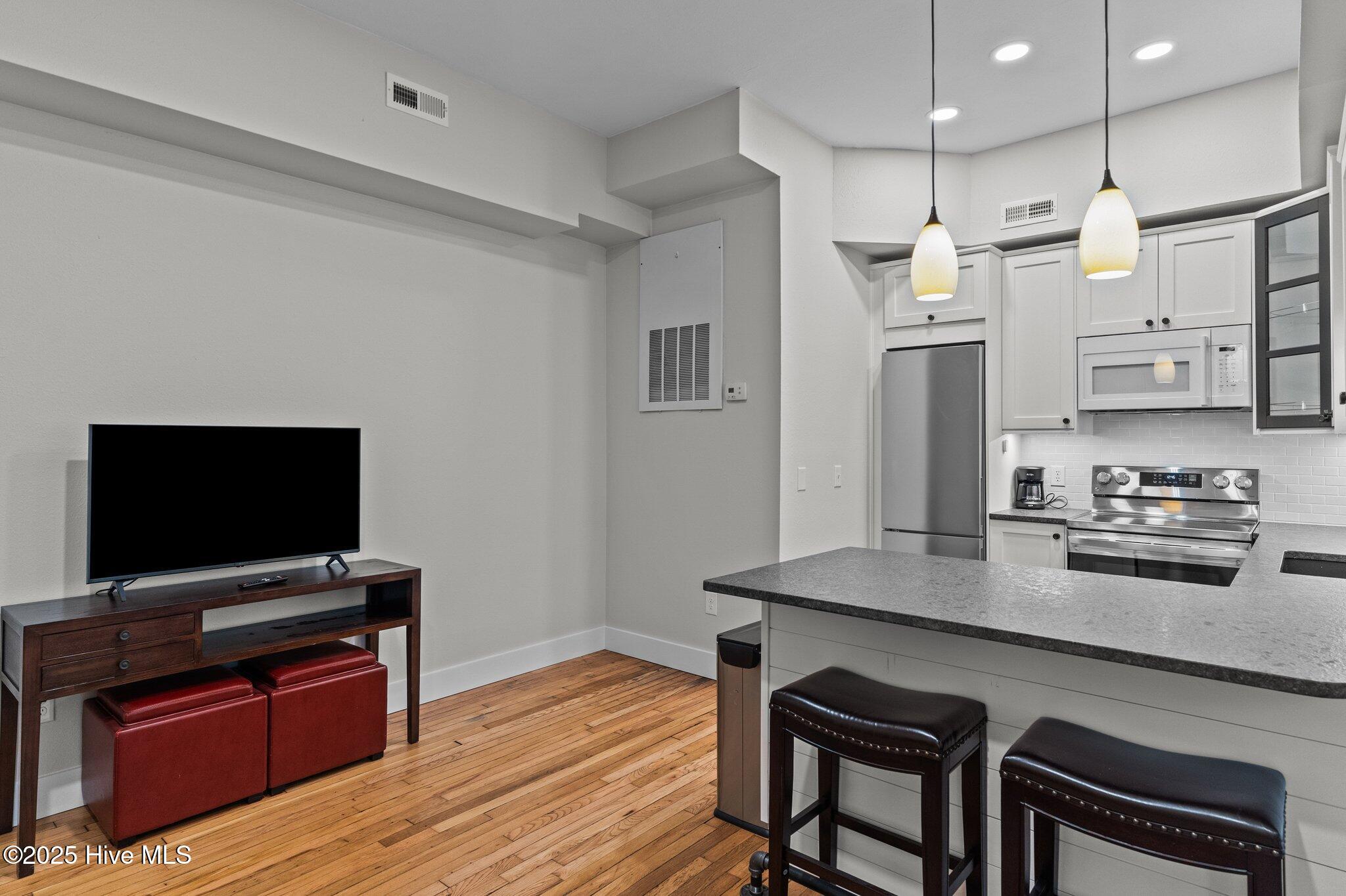 100543966 | Photo 20