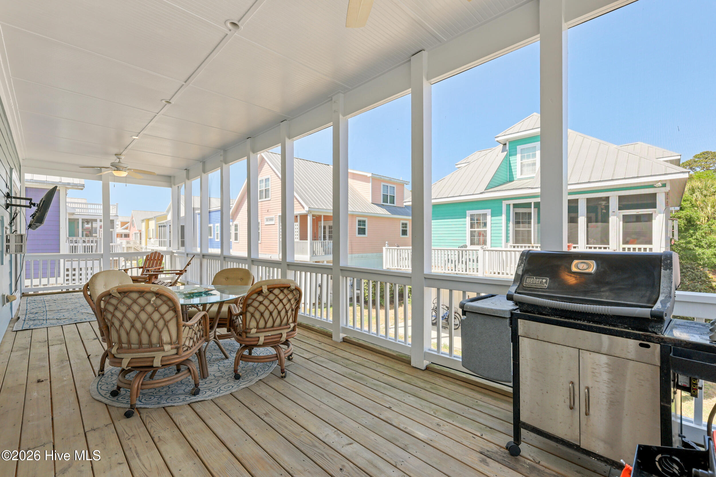 100568478 | Photo 18